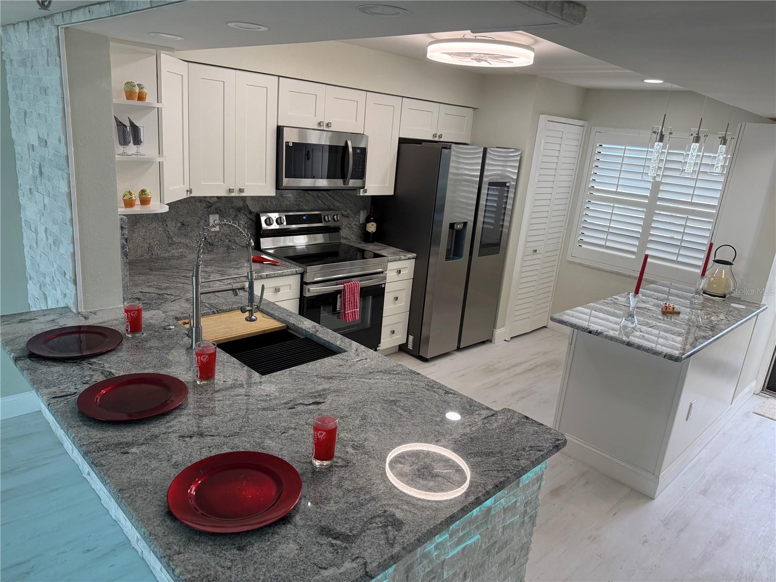 Image 9 of 48 For 2530 Gary Circle 802