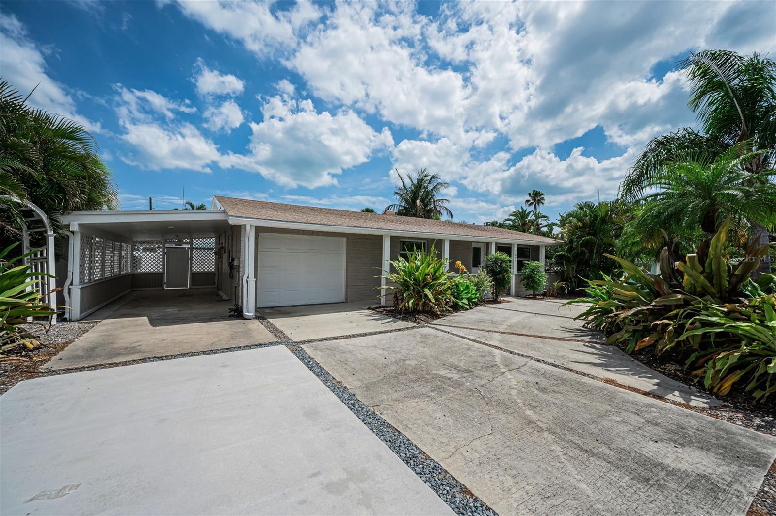 Image 3 of 31 For 7691 Coquina Way