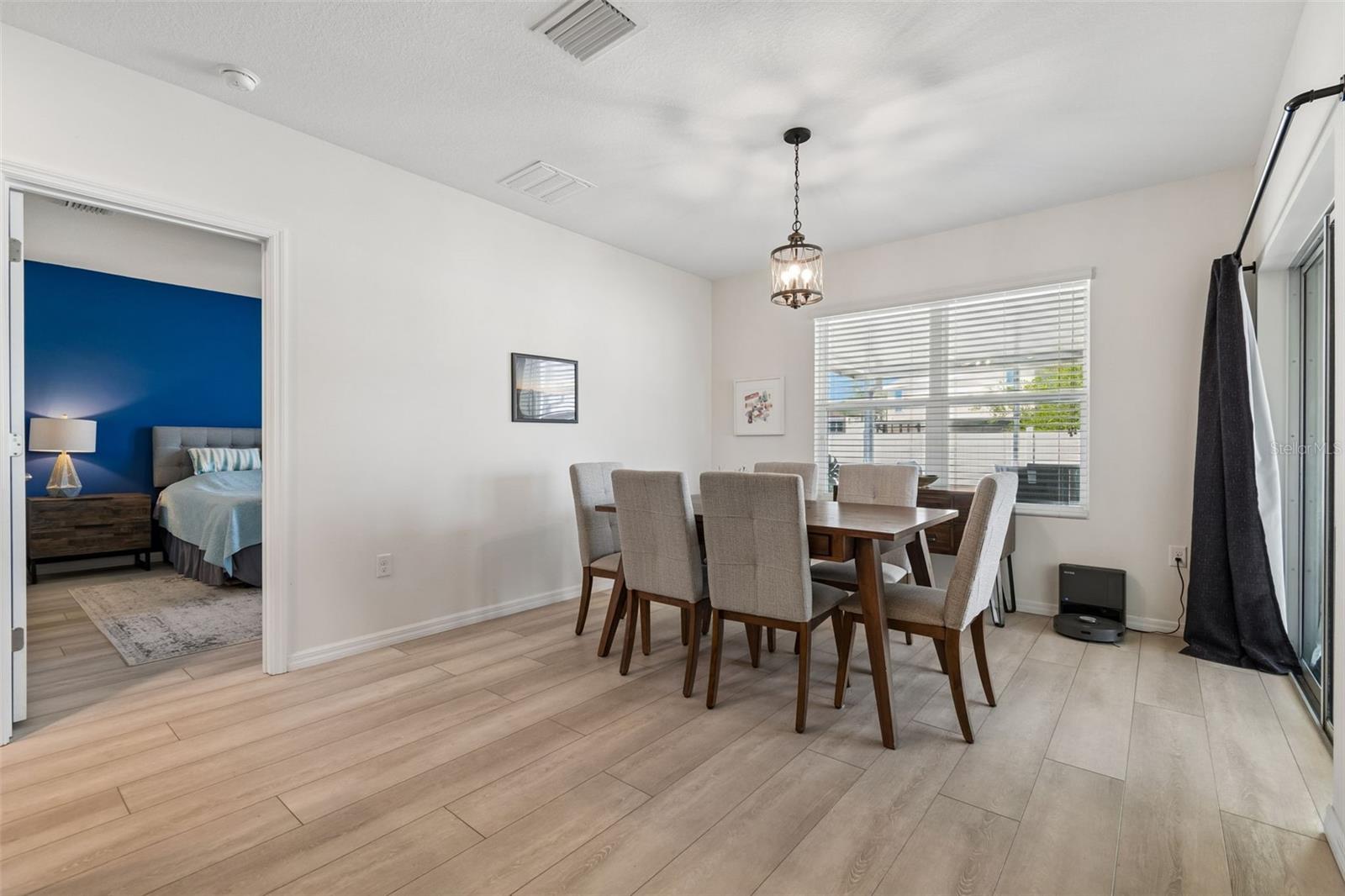 Image 12 of 45 For 11913 Ledbury Commons Drive