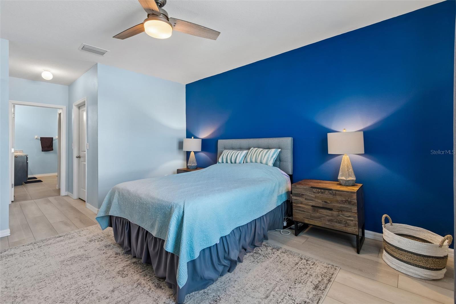 Image 15 of 45 For 11913 Ledbury Commons Drive