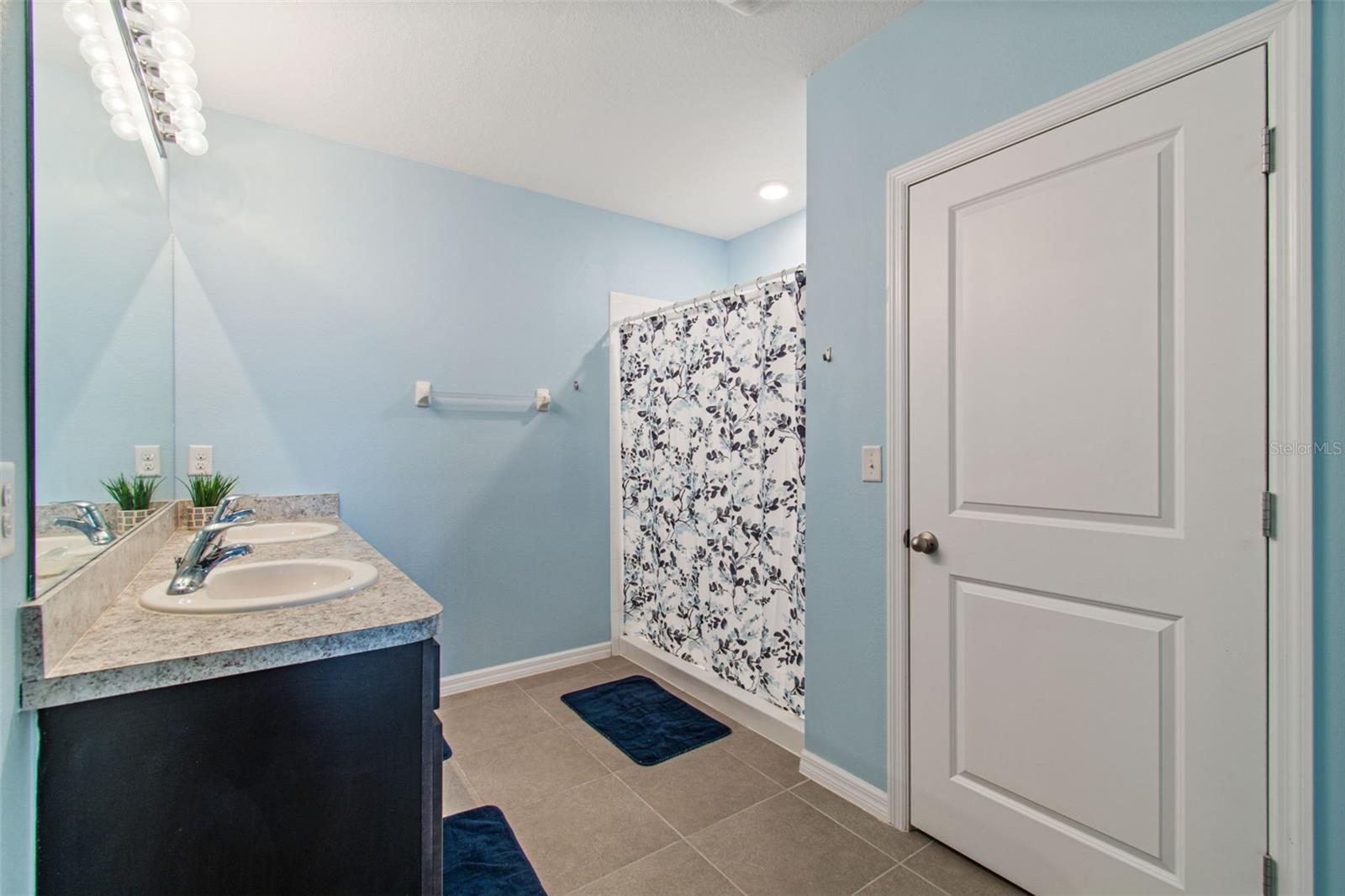 Image 18 of 45 For 11913 Ledbury Commons Drive