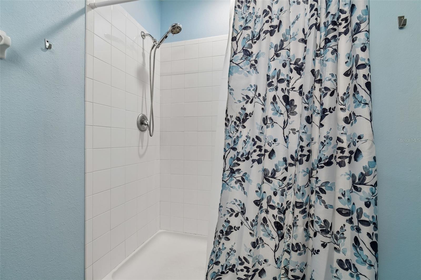 Image 20 of 45 For 11913 Ledbury Commons Drive