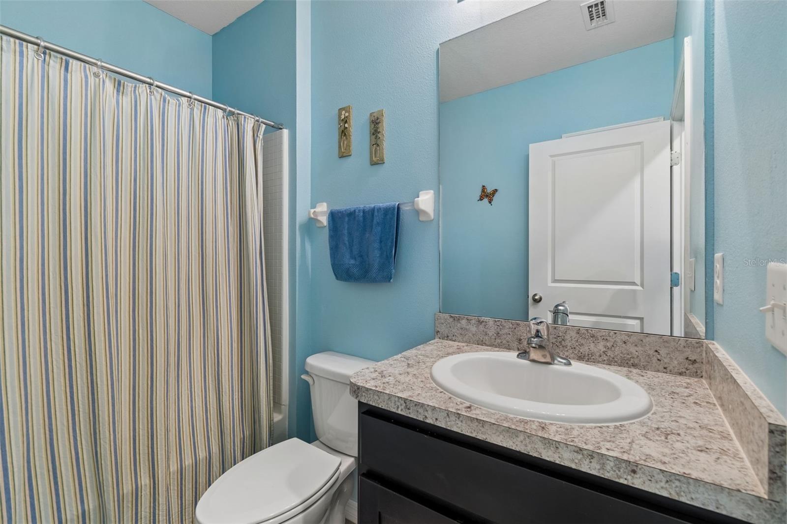 Image 23 of 45 For 11913 Ledbury Commons Drive