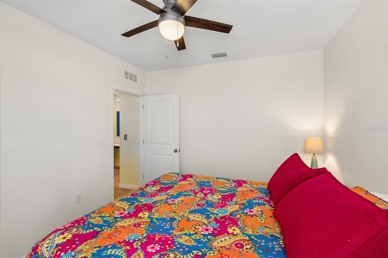 Image 28 of 45 For 11913 Ledbury Commons Drive