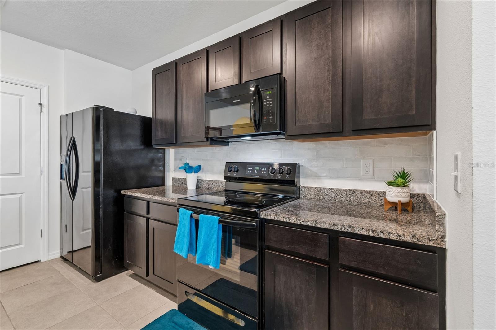 Image 6 of 45 For 11913 Ledbury Commons Drive