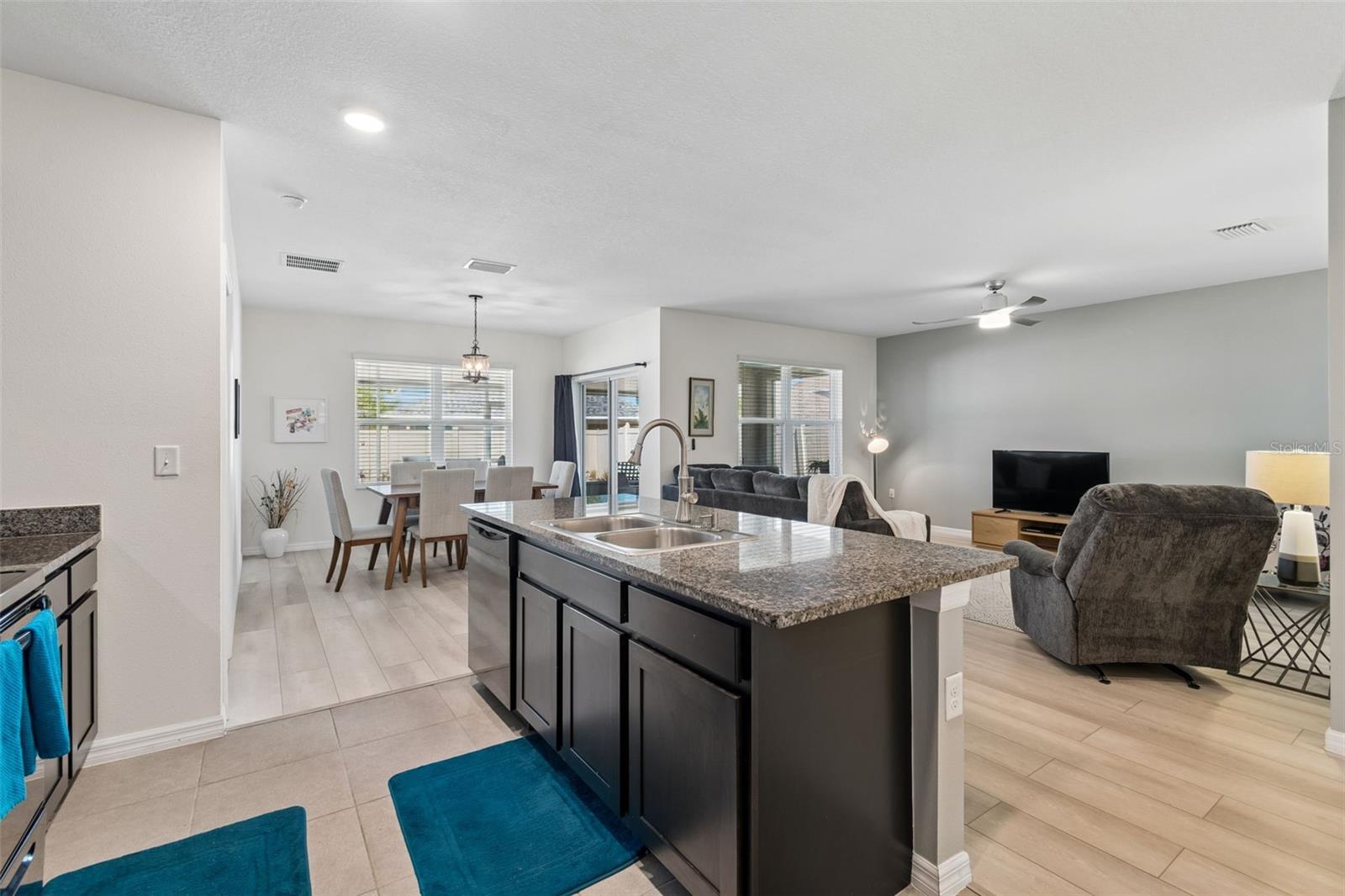 Image 7 of 45 For 11913 Ledbury Commons Drive