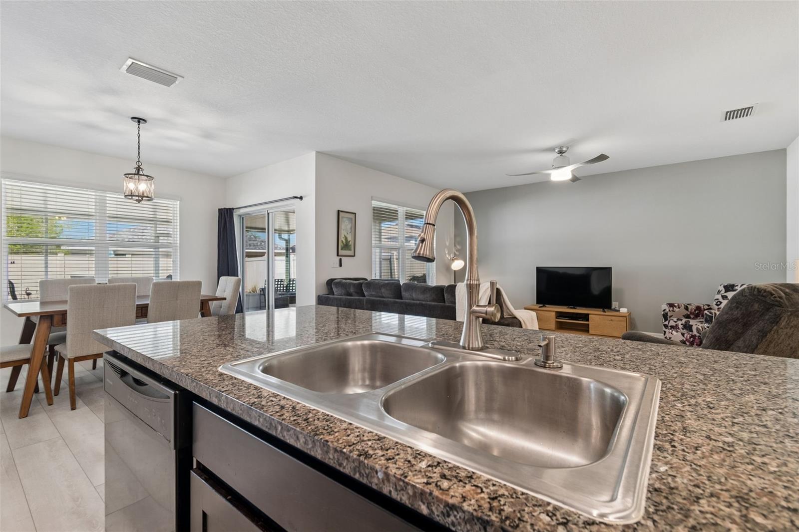 Image 8 of 45 For 11913 Ledbury Commons Drive