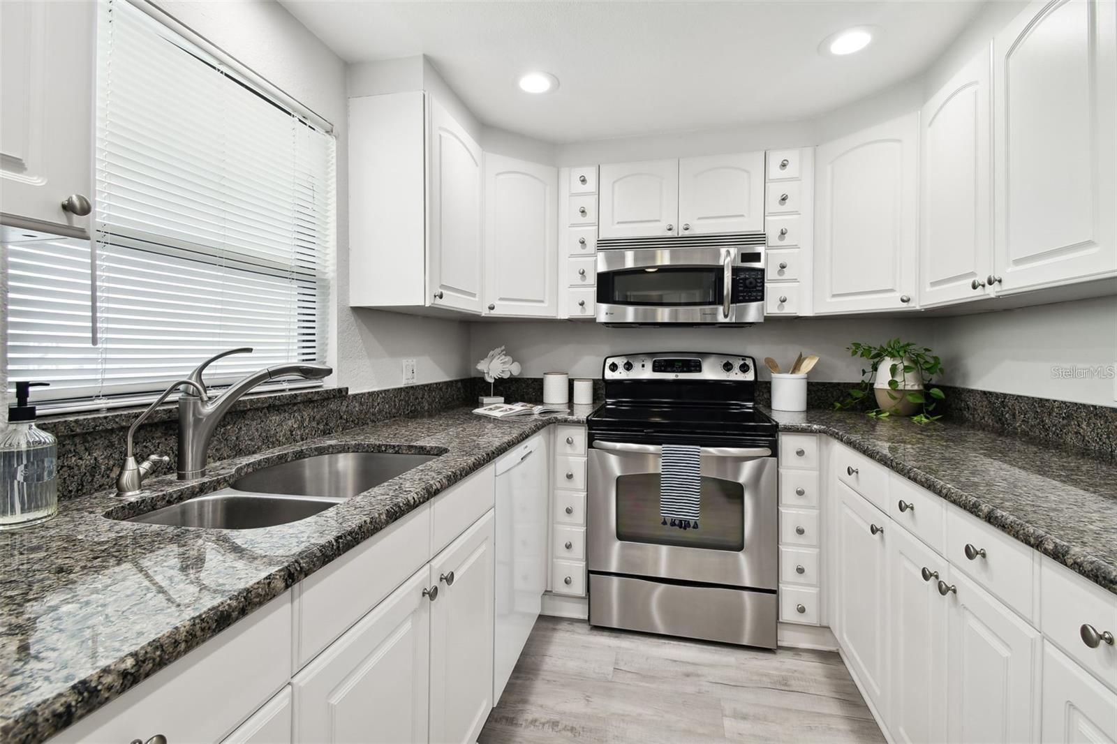 Image 19 of 56 For 200 Woodette Drive 803