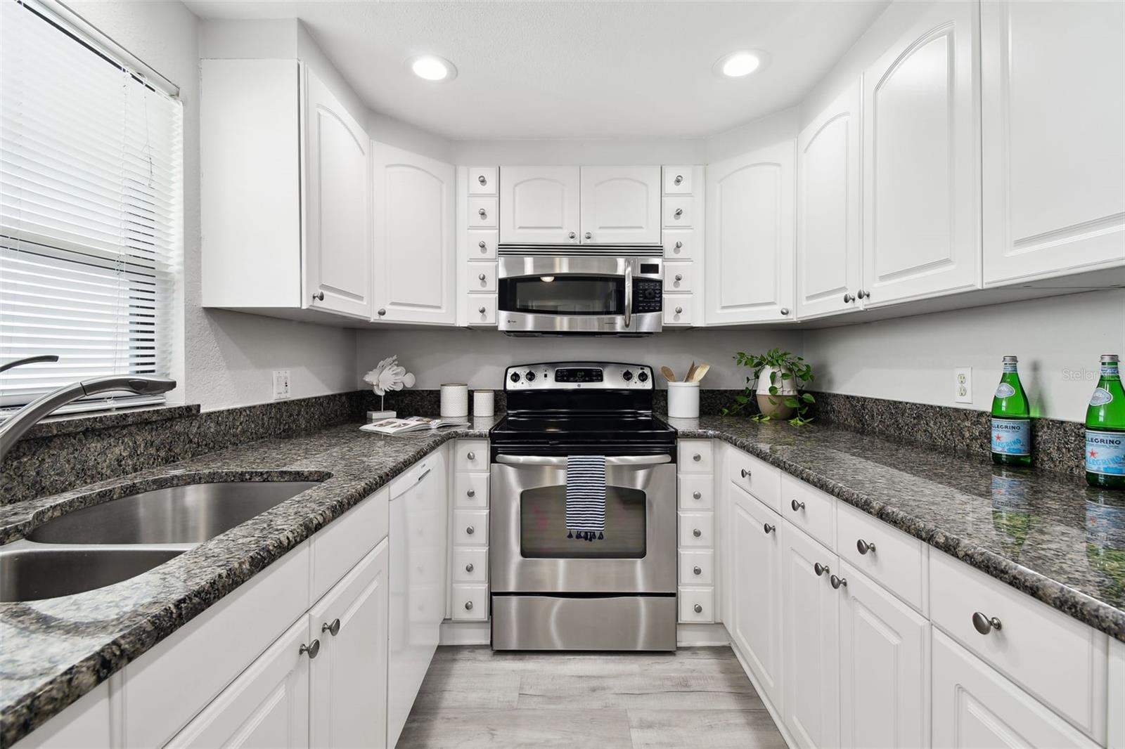 Image 20 of 56 For 200 Woodette Drive 803