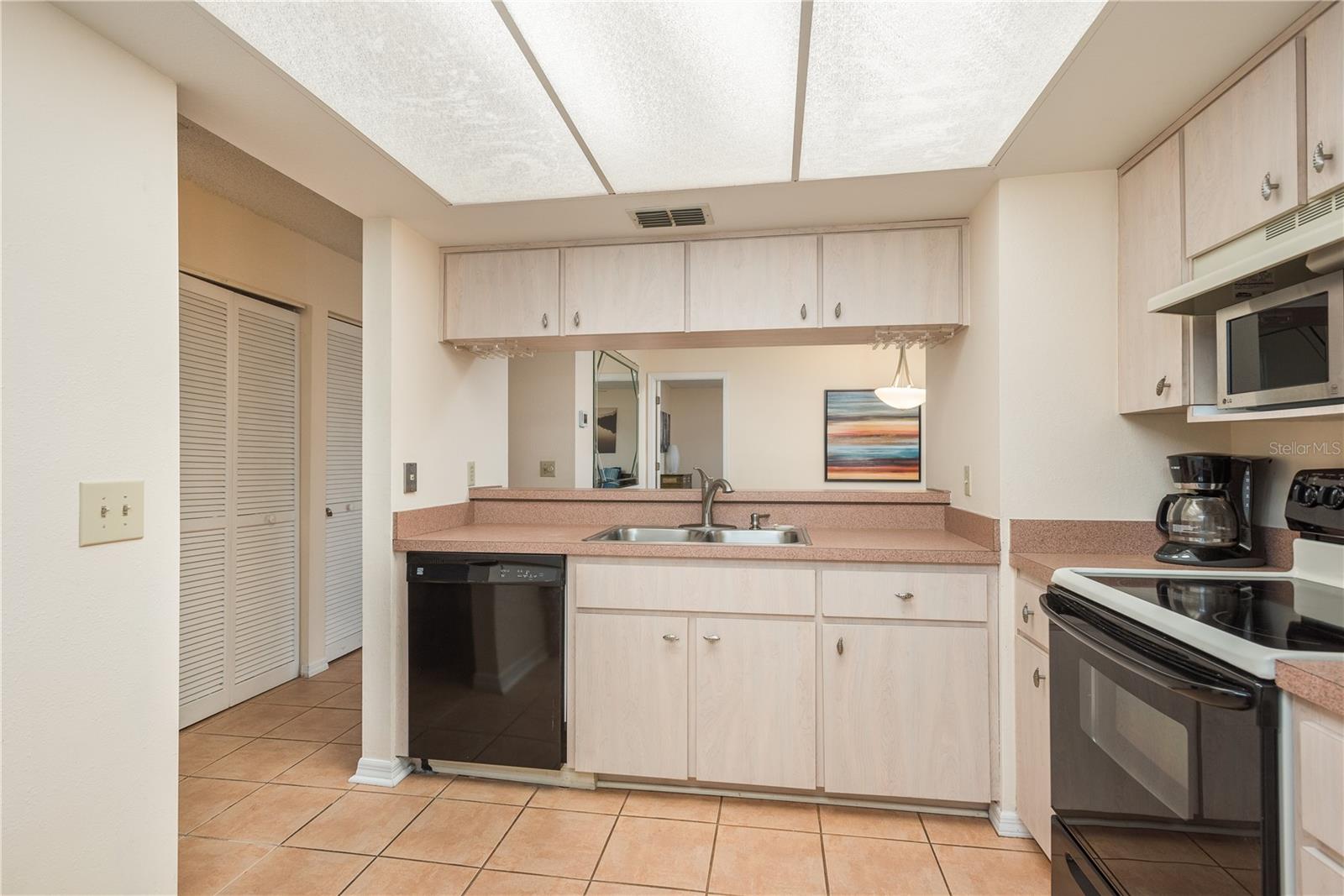 Image 5 of 23 For 2713 Countryside Boulevard 108