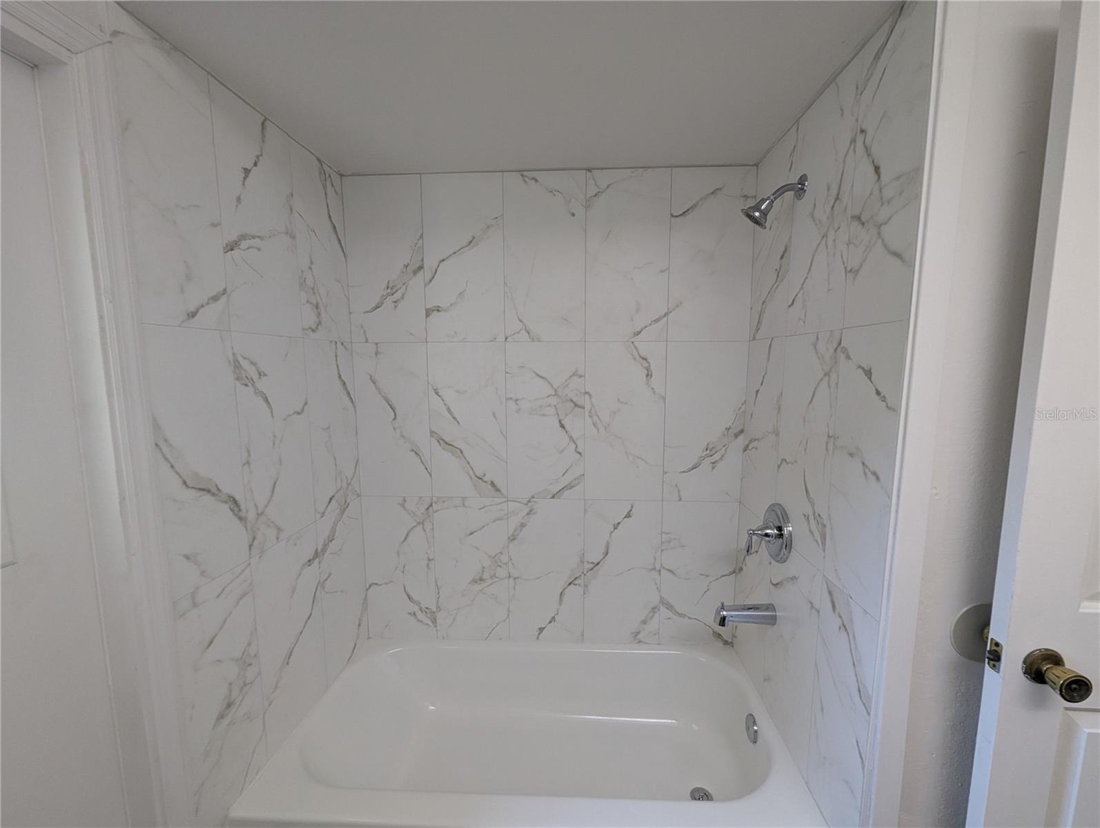 Image 16 of 20 For 11322 Torrey Pines Drive