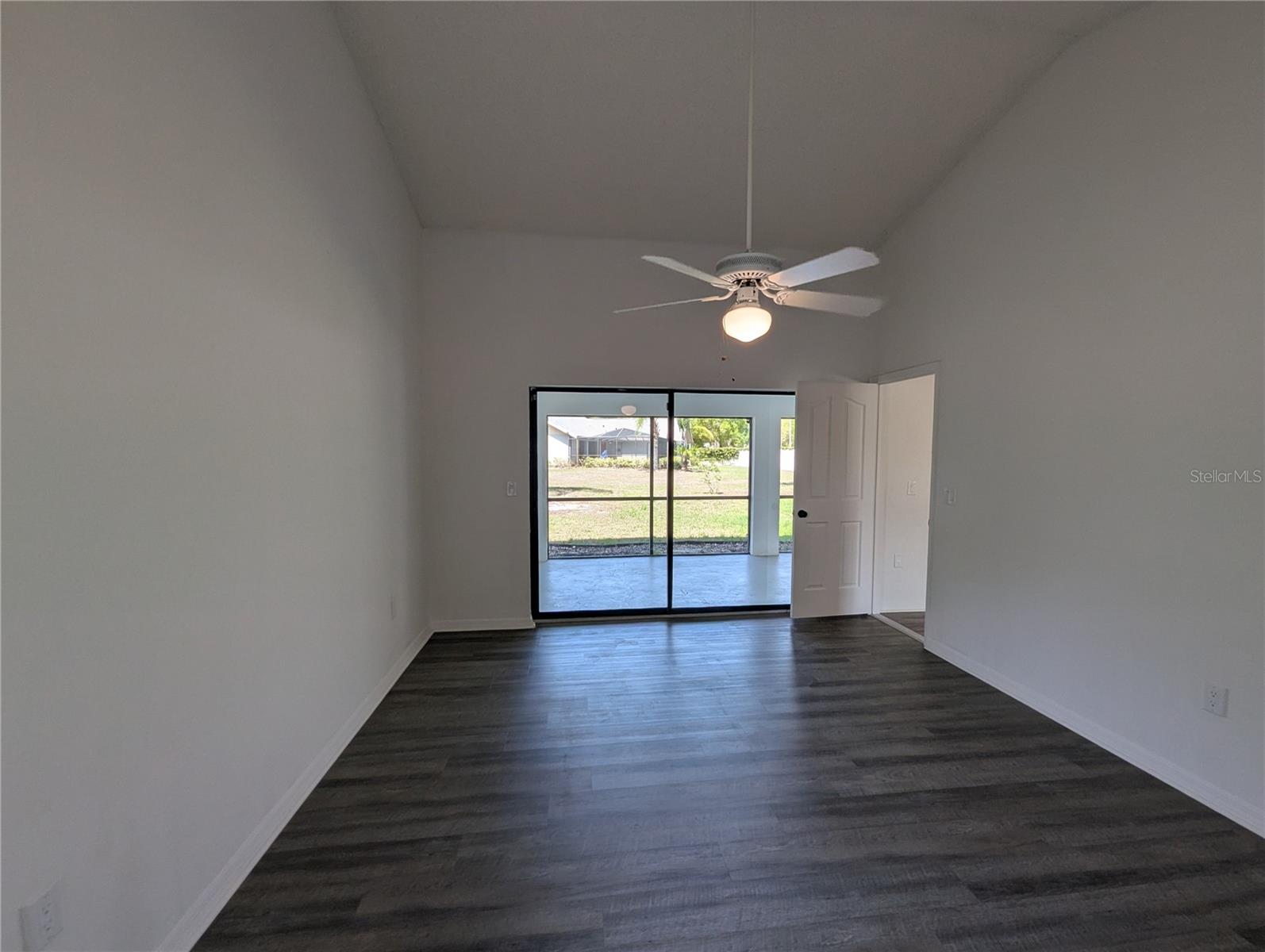 Image 7 of 20 For 11322 Torrey Pines Drive