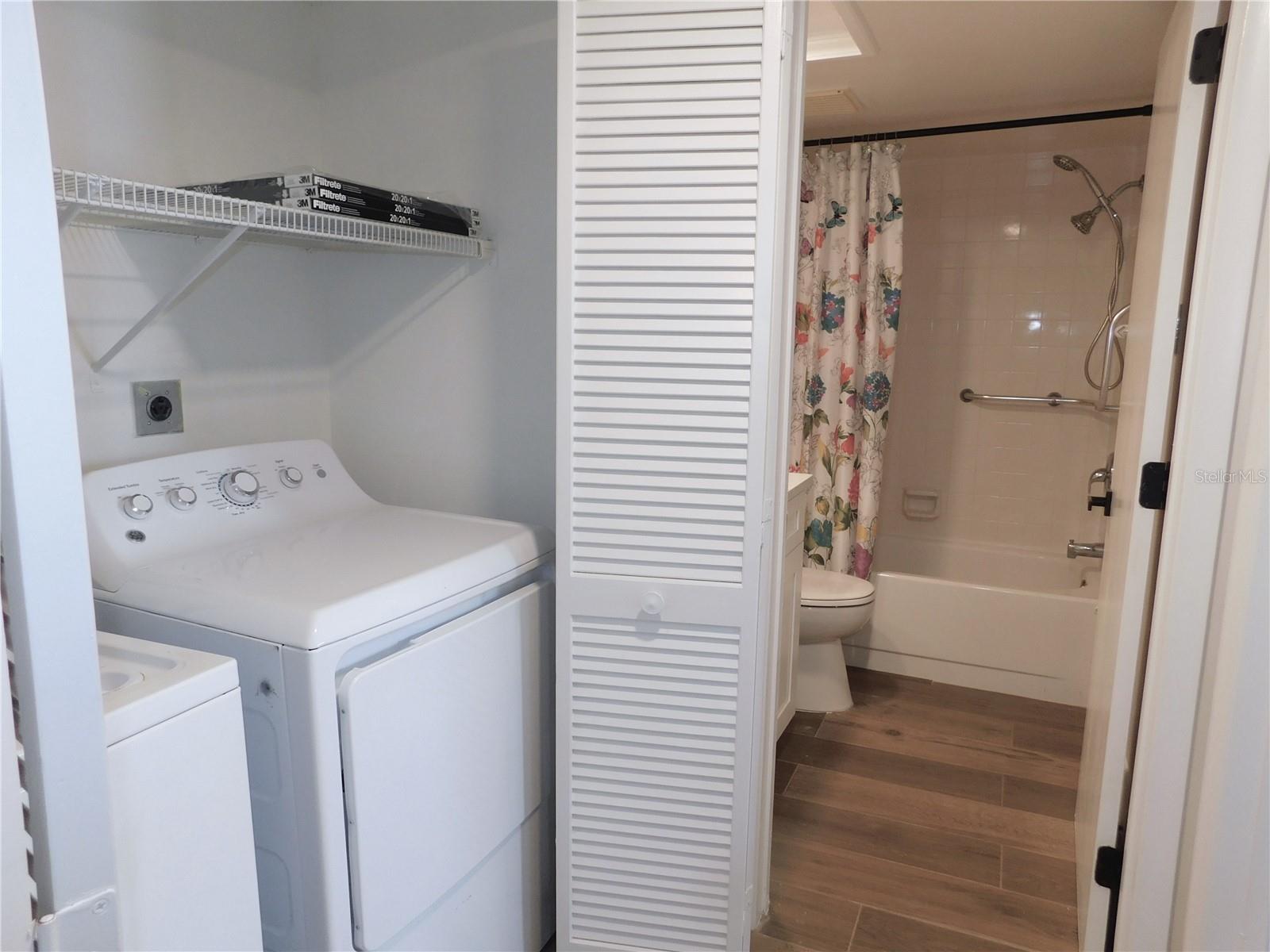 Image 23 of 29 For 218 Caryl Way