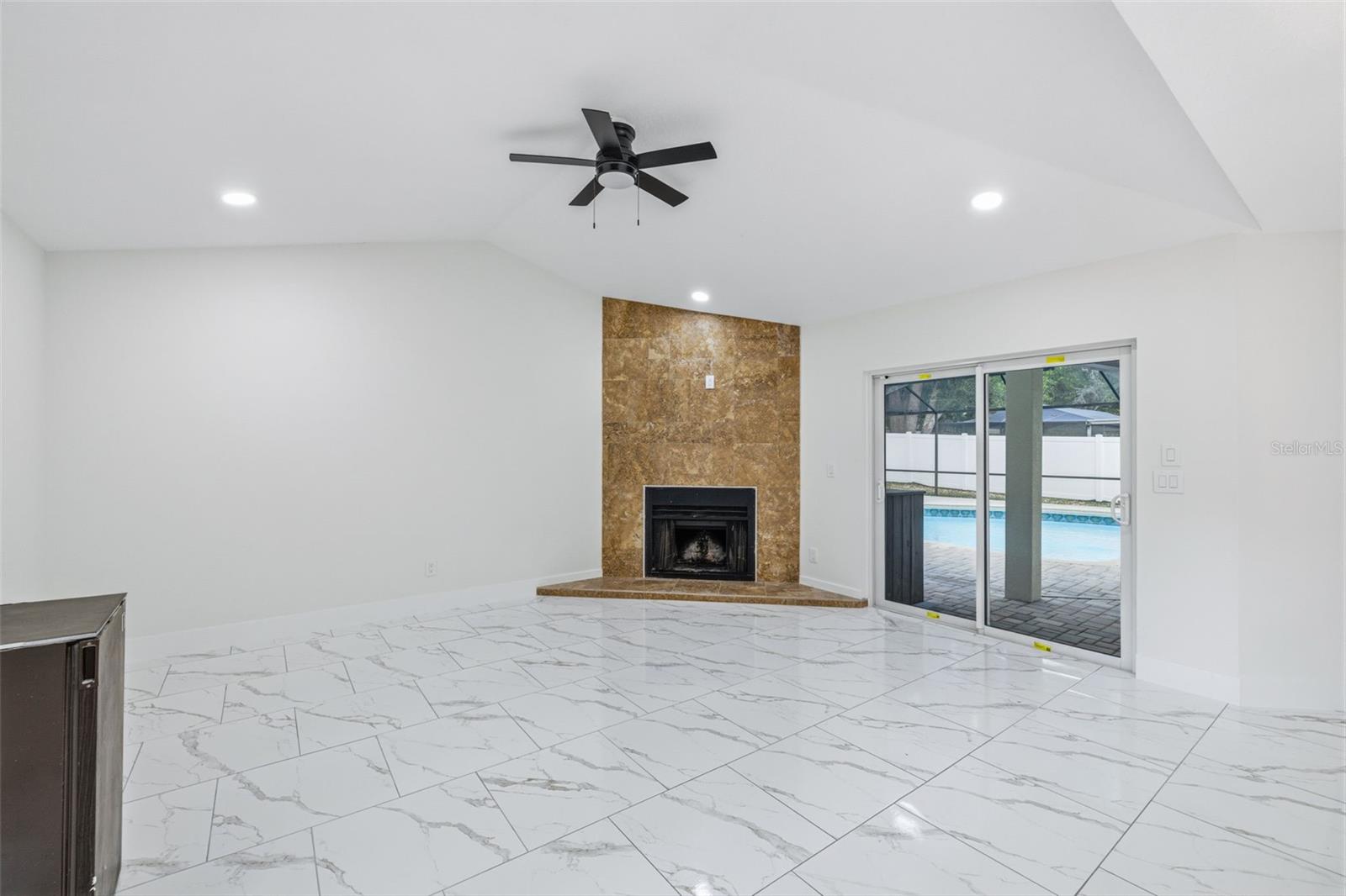 Image 13 of 30 For 12929 Rain Forest Street