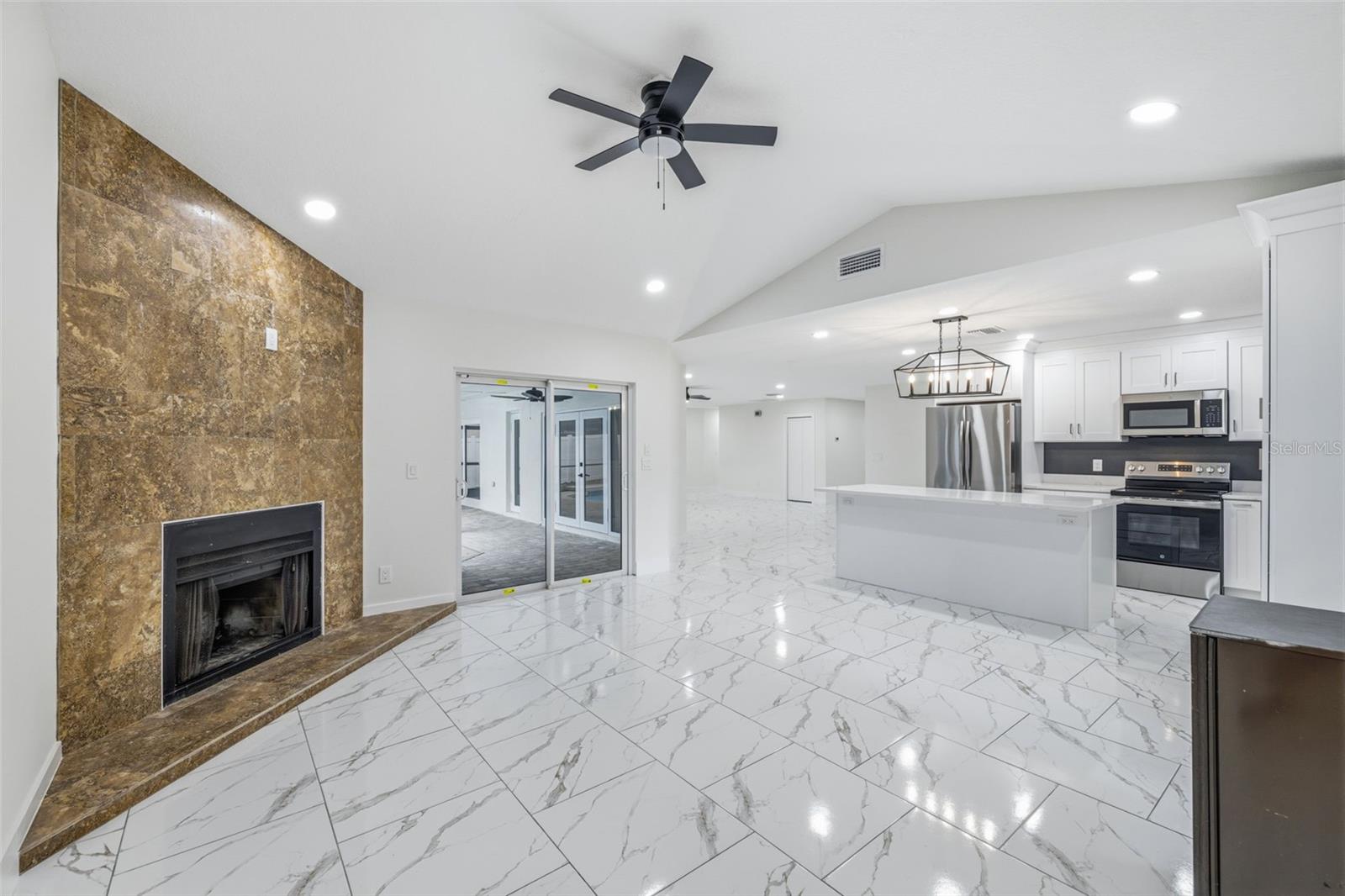 Image 14 of 30 For 12929 Rain Forest Street