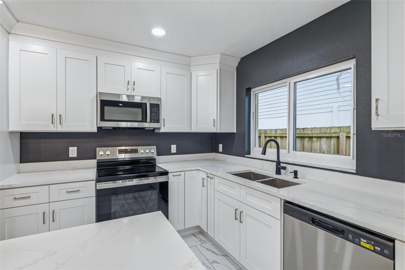 Image 9 of 30 For 12929 Rain Forest Street