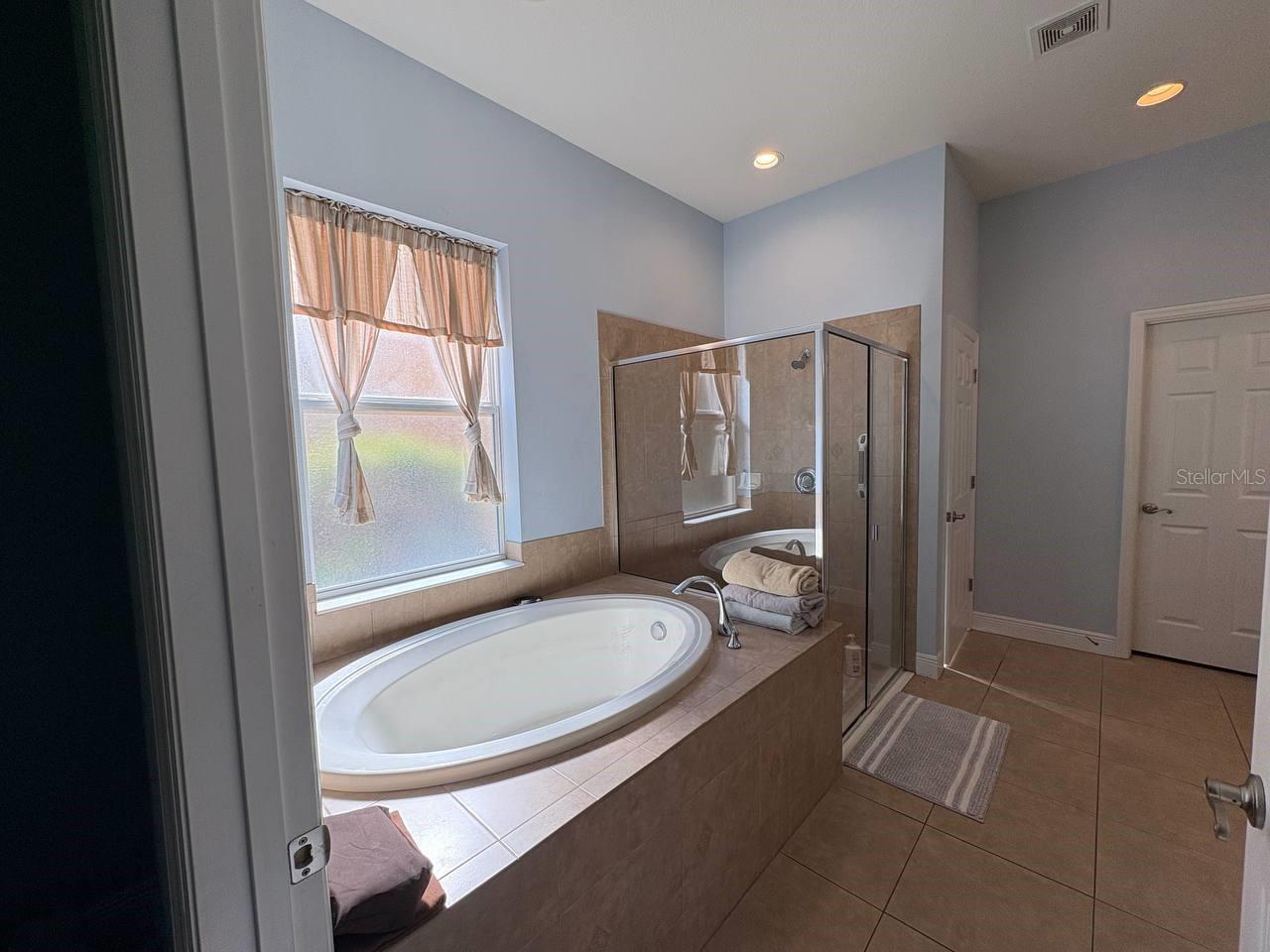 Image 16 of 22 For 3654 Summerwind Circle