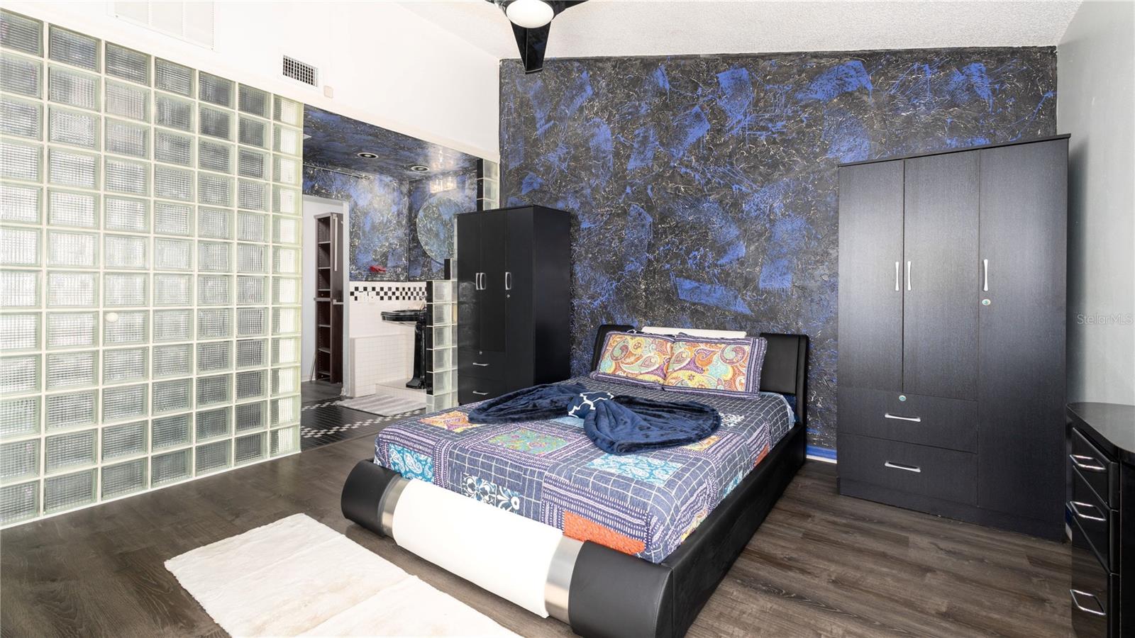 Image 16 of 40 For 10438 Saint Tropez Place