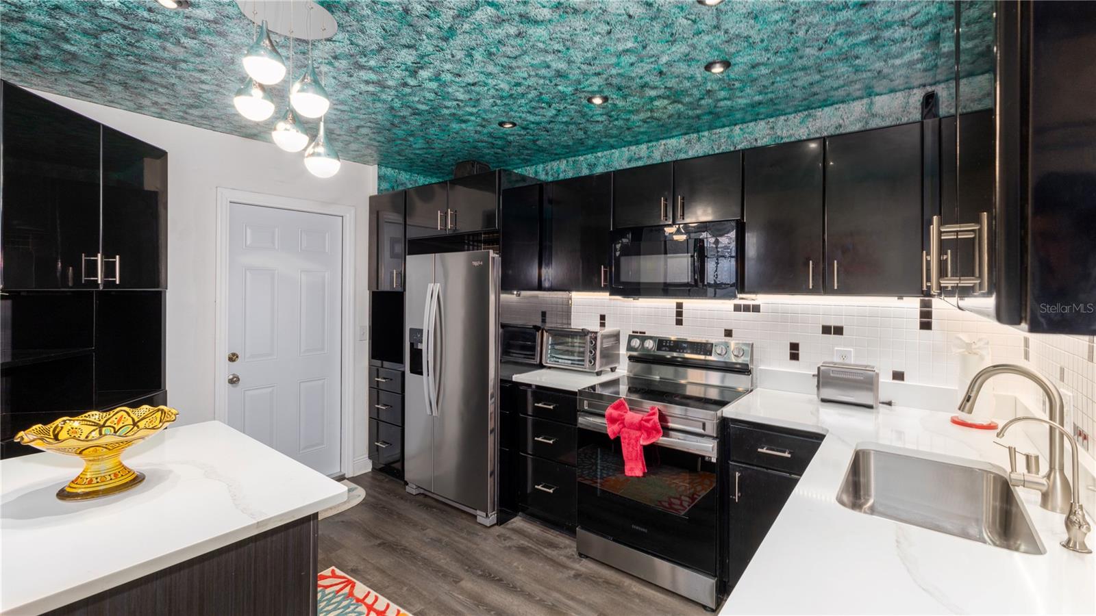 Image 8 of 40 For 10438 Saint Tropez Place