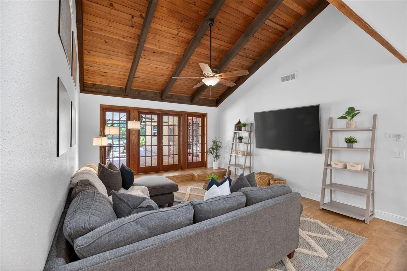 Image 10 of 86 For 1026 Crystal Lake Road