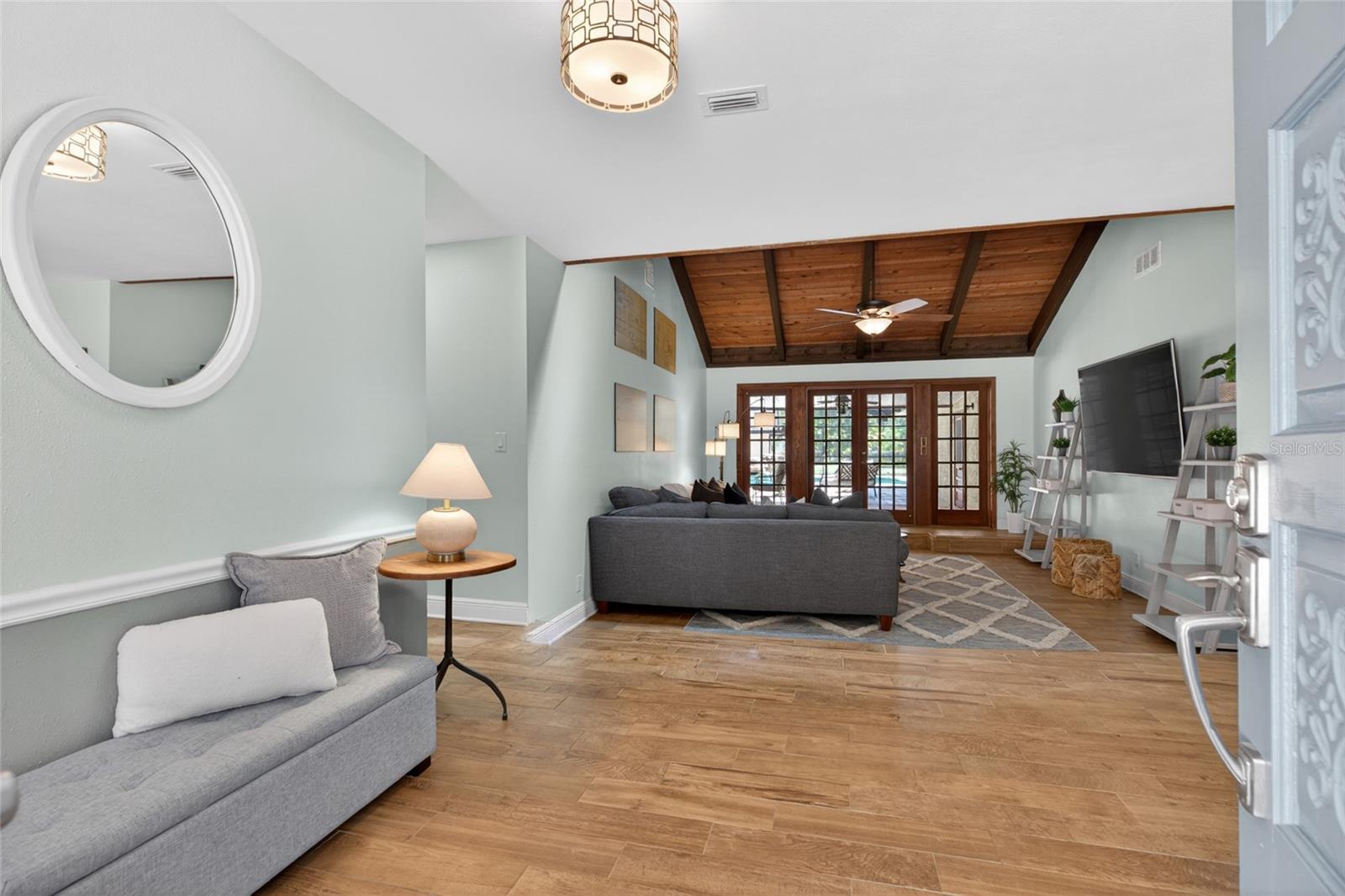 Image 9 of 86 For 1026 Crystal Lake Road