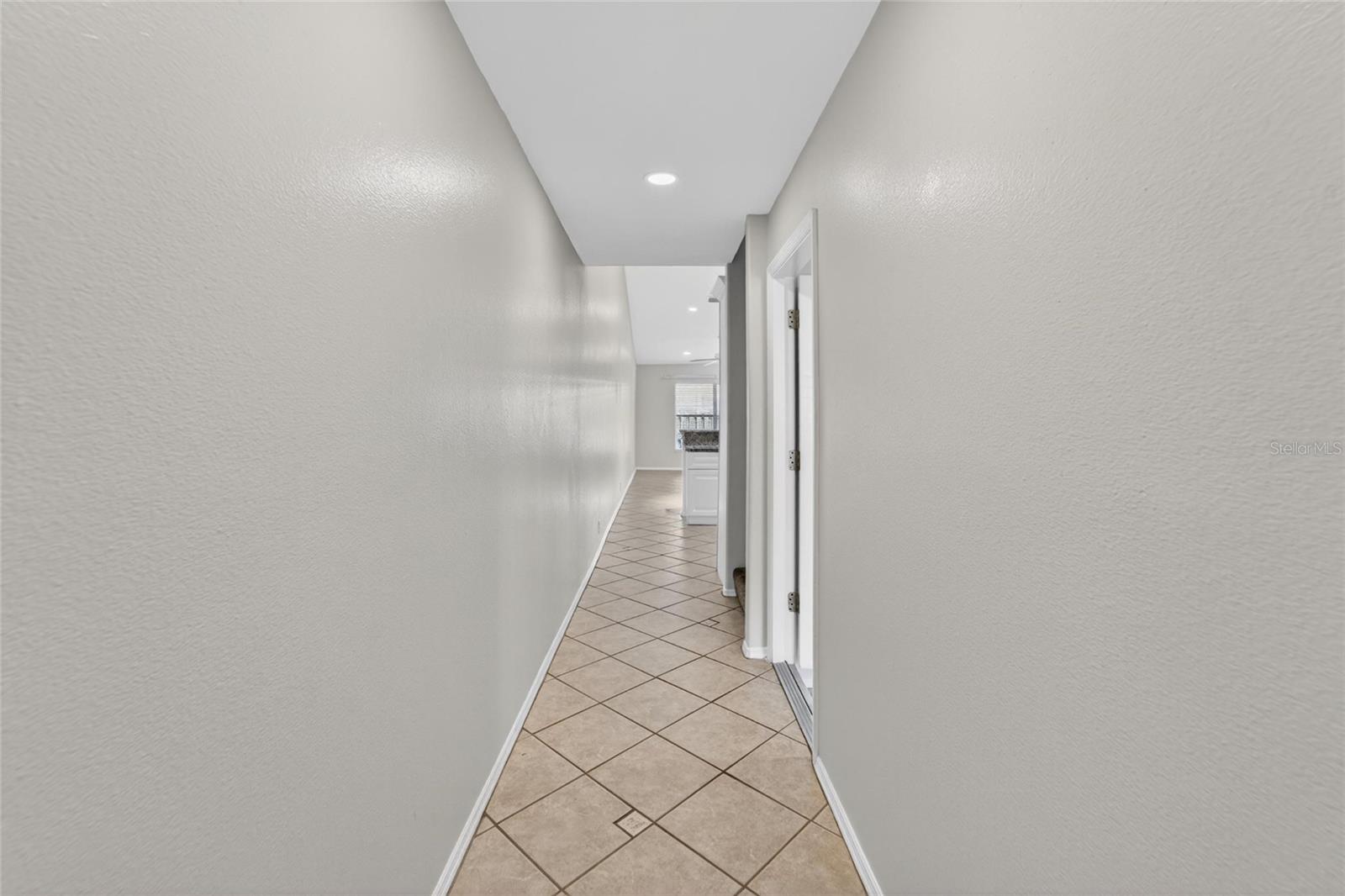 Image 23 of 80 For 658 Green Valley Road B3