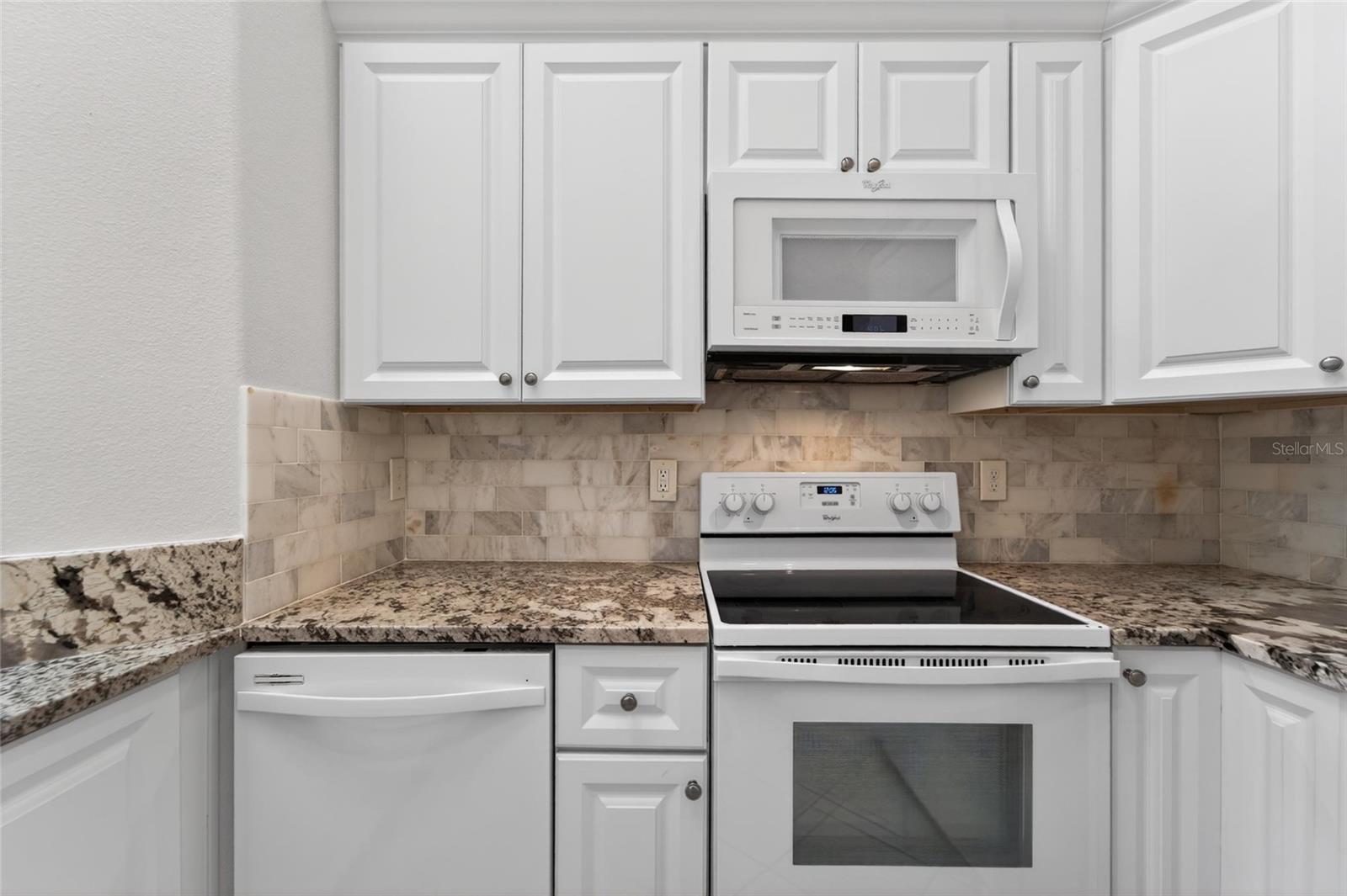 Image 27 of 80 For 658 Green Valley Road B3