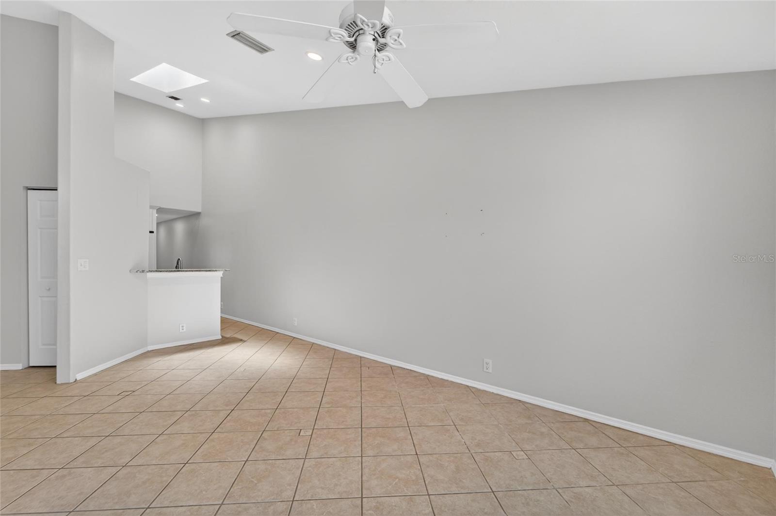 Image 34 of 80 For 658 Green Valley Road B3