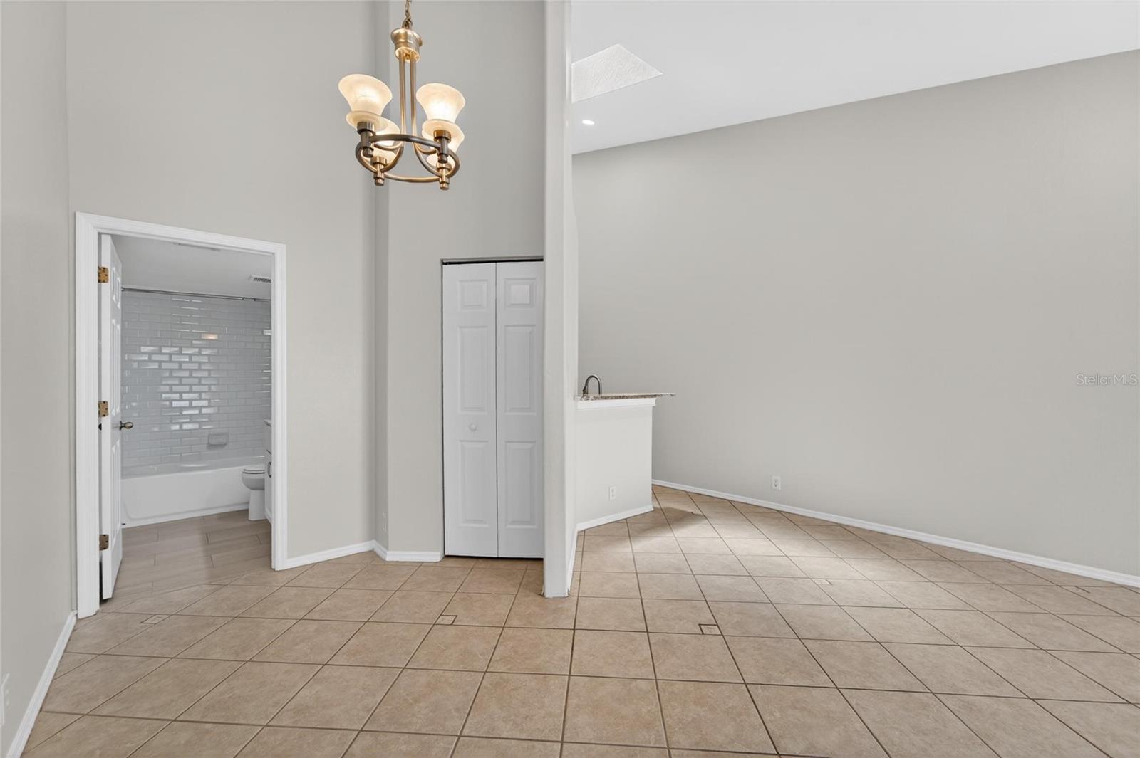 Image 36 of 80 For 658 Green Valley Road B3