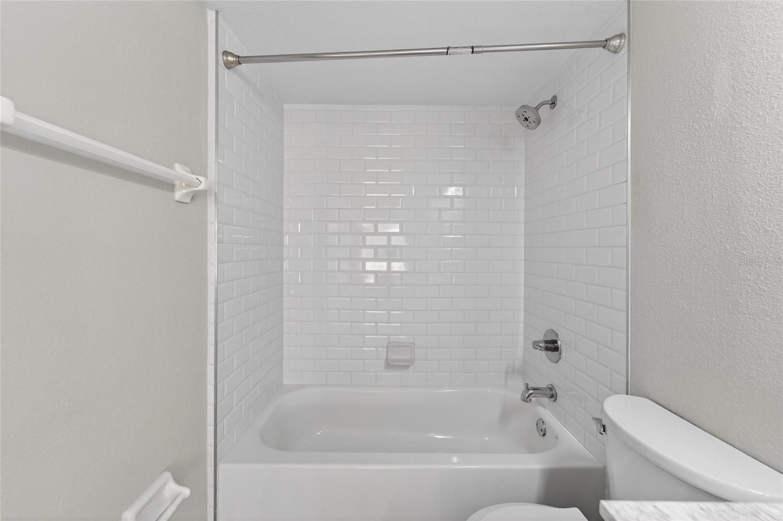 Image 39 of 80 For 658 Green Valley Road B3