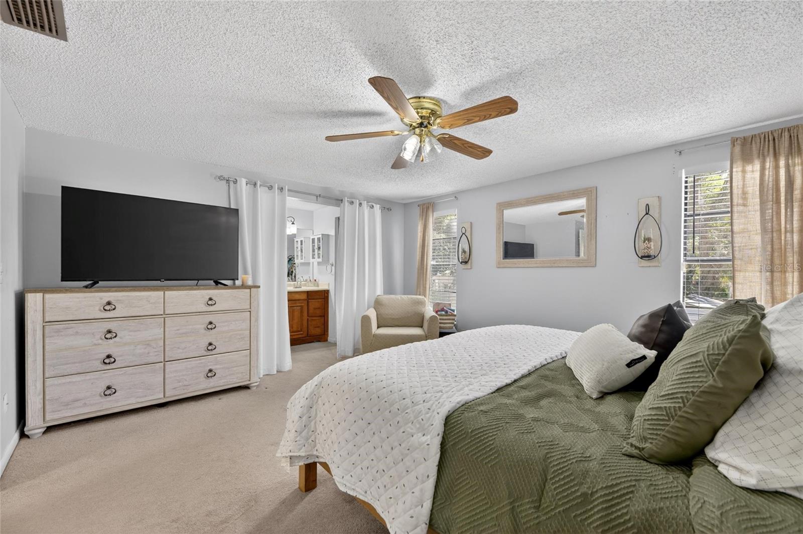 Image 24 of 50 For 6609 Jennifer Drive