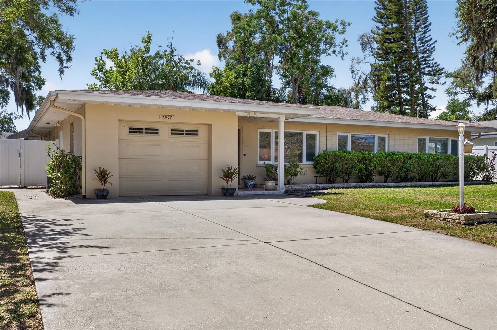 Image 3 of 44 For 3067 Kapok Kove Drive