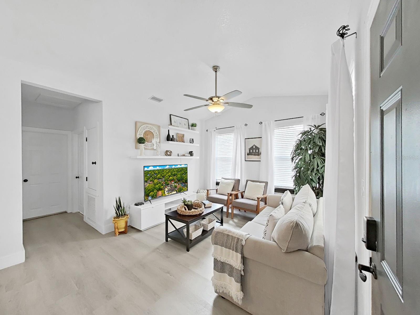 Image 10 of 51 For 1215 Curtis Street