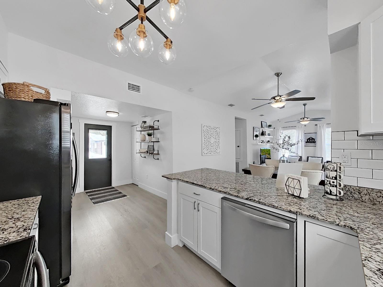 Image 22 of 51 For 1215 Curtis Street