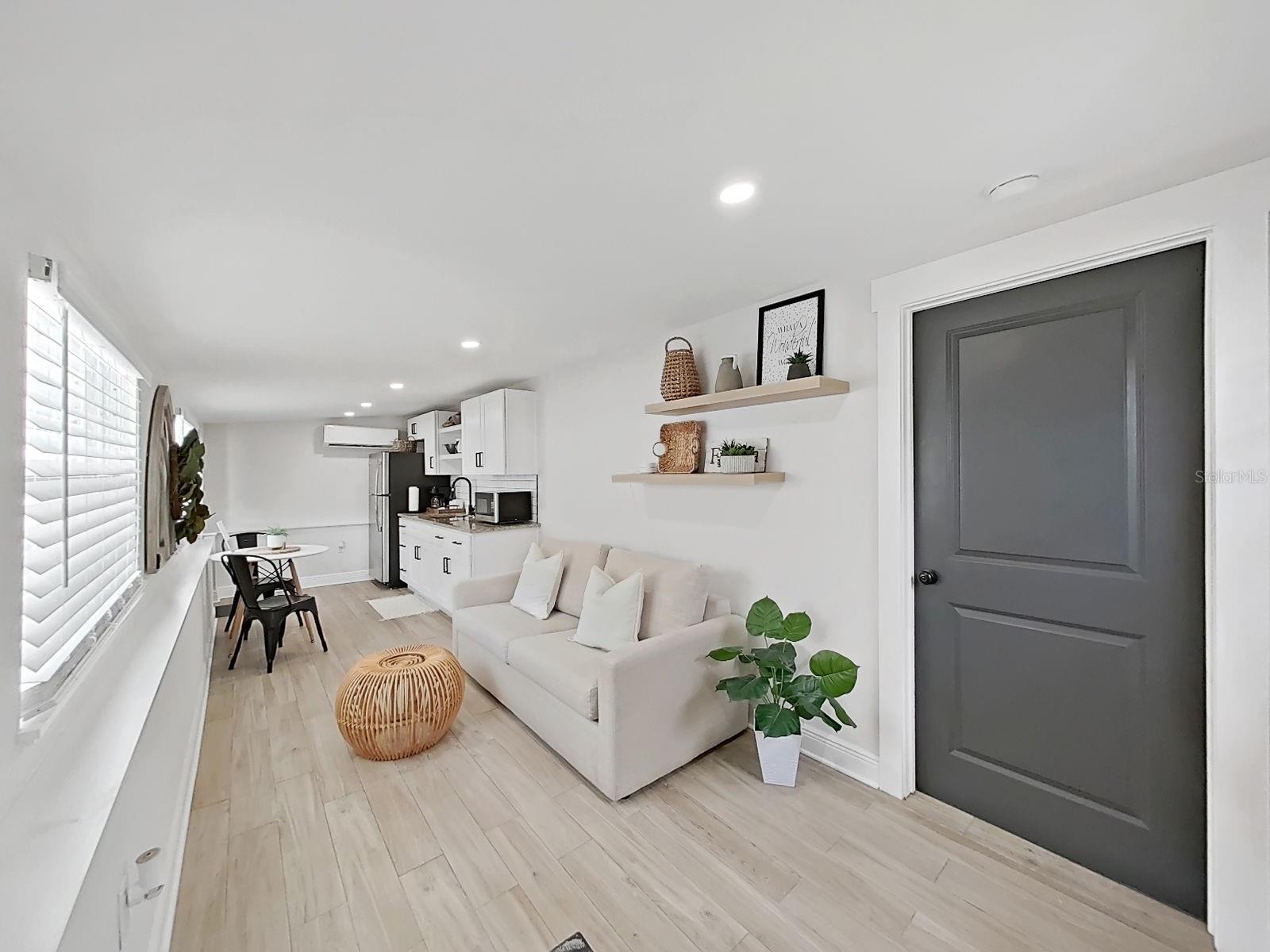 Image 34 of 51 For 1215 Curtis Street