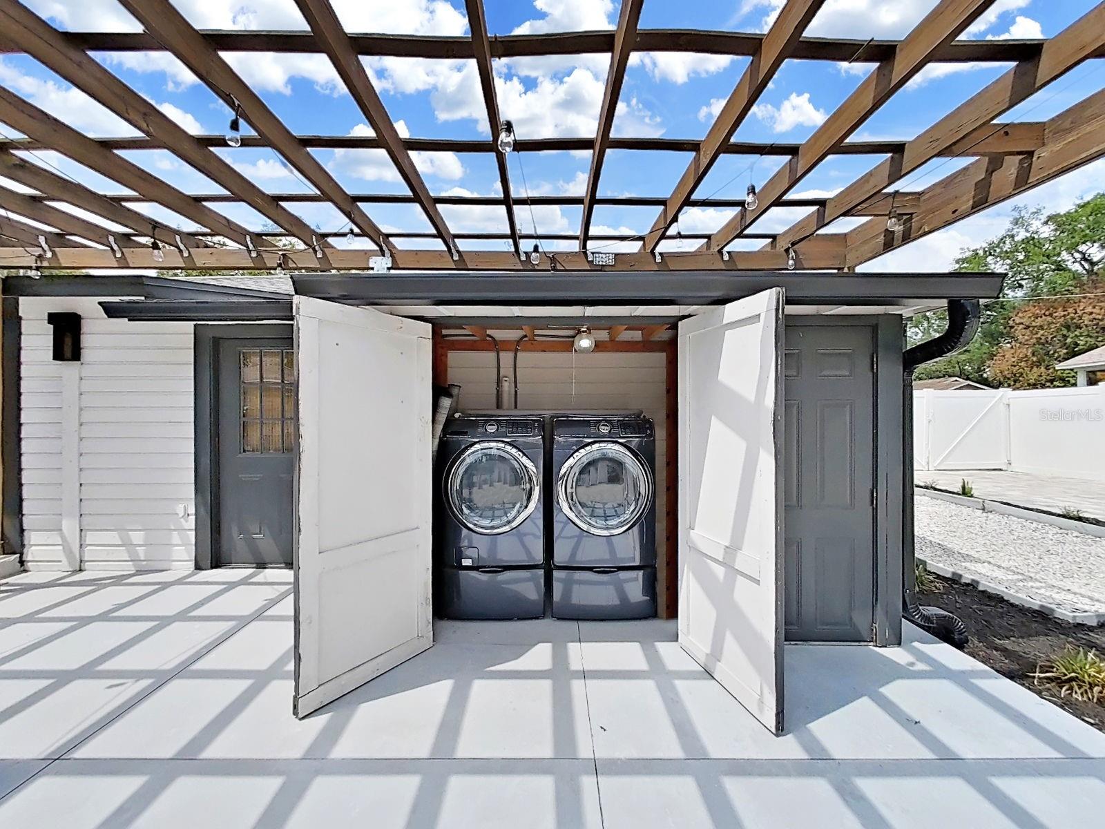 Image 43 of 51 For 1215 Curtis Street