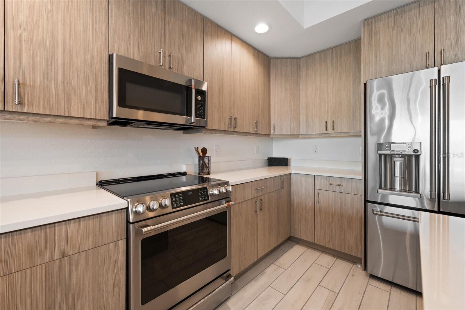 Image 13 of 23 For 125 Island Way 402