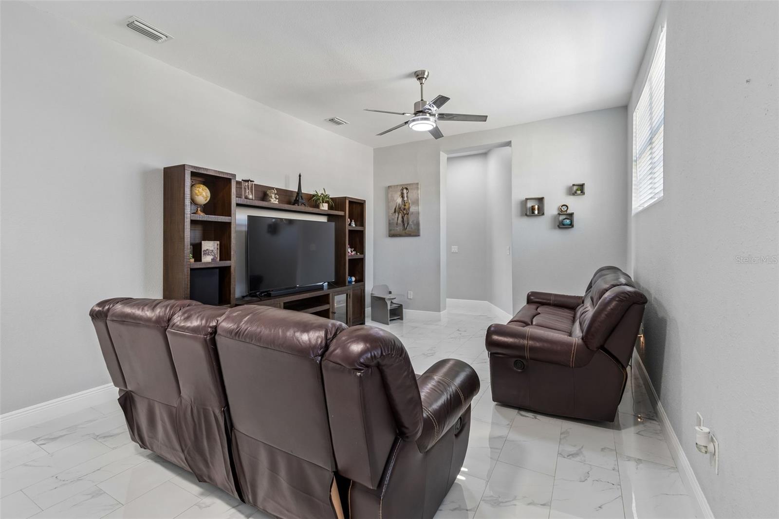 Image 14 of 95 For 5117 Lincoln Avenue