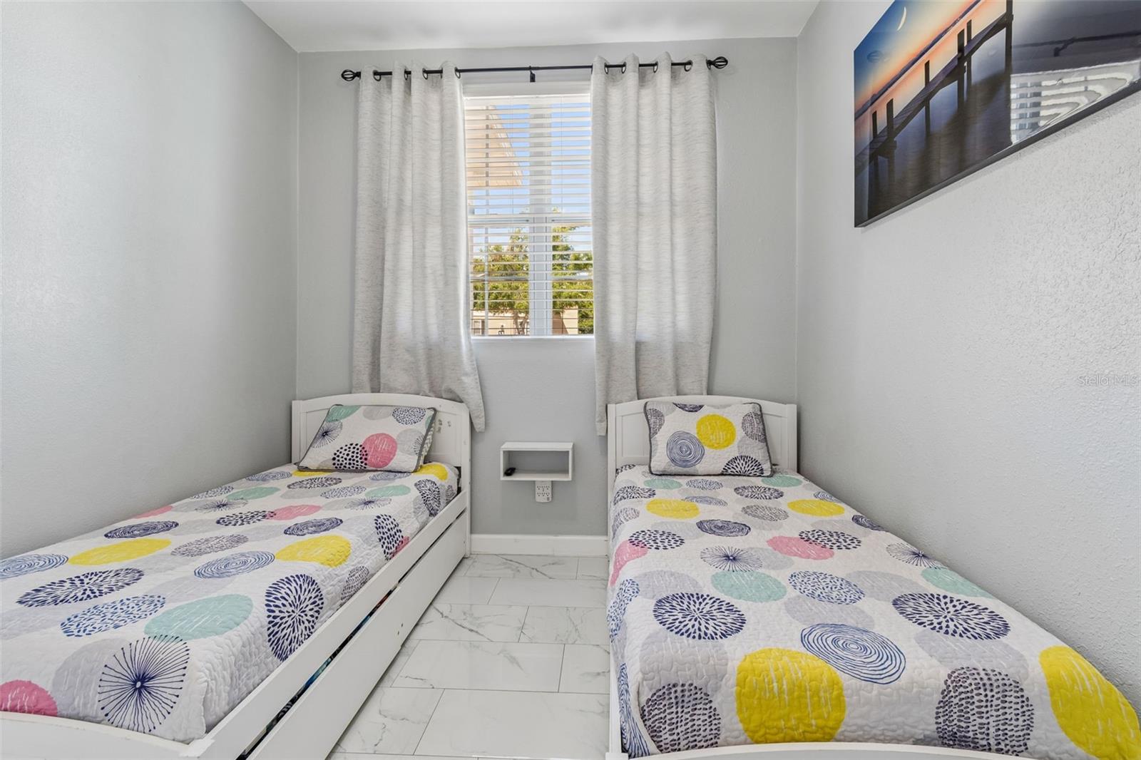 Image 21 of 95 For 5117 Lincoln Avenue