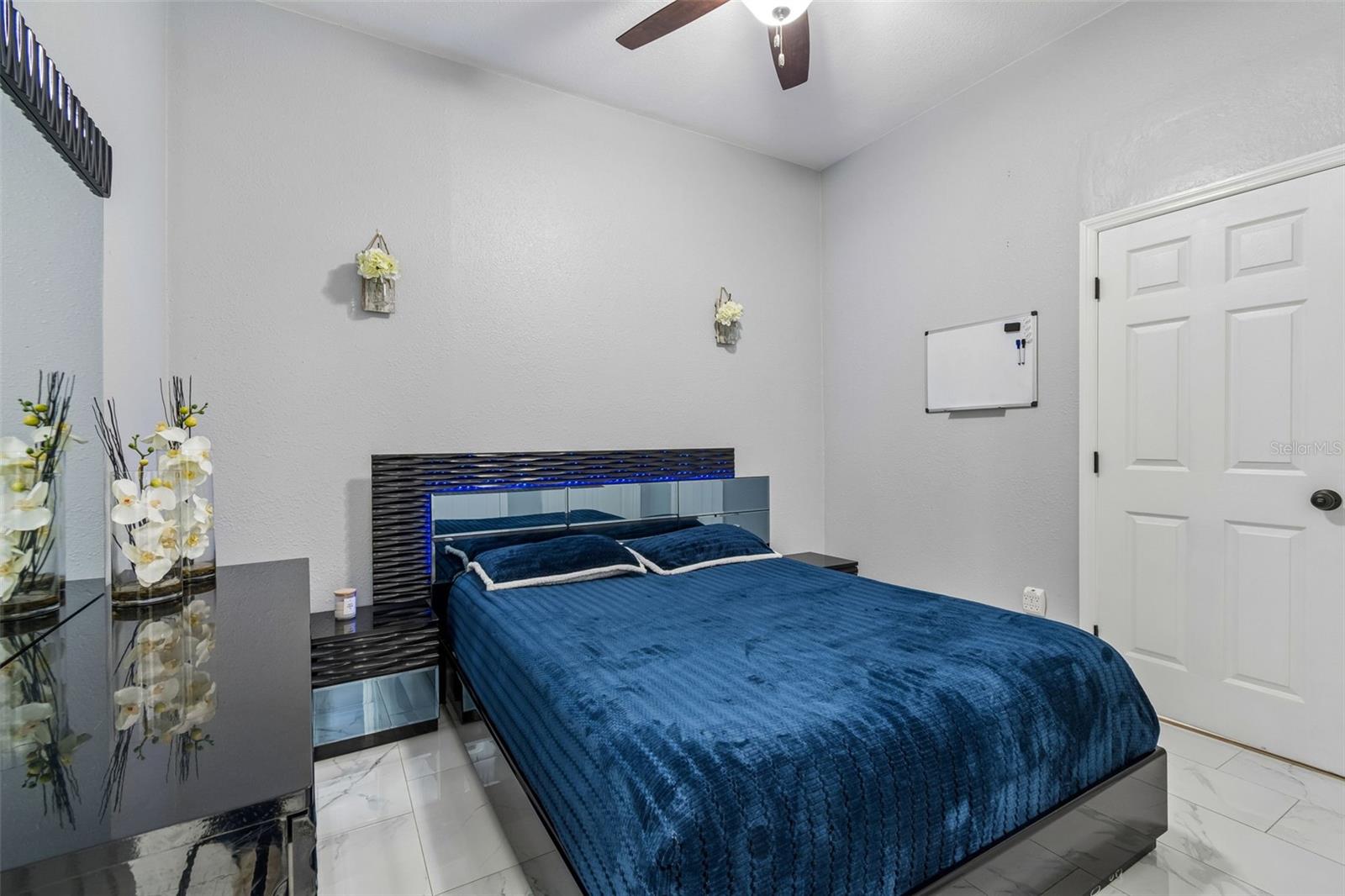 Image 26 of 95 For 5117 Lincoln Avenue