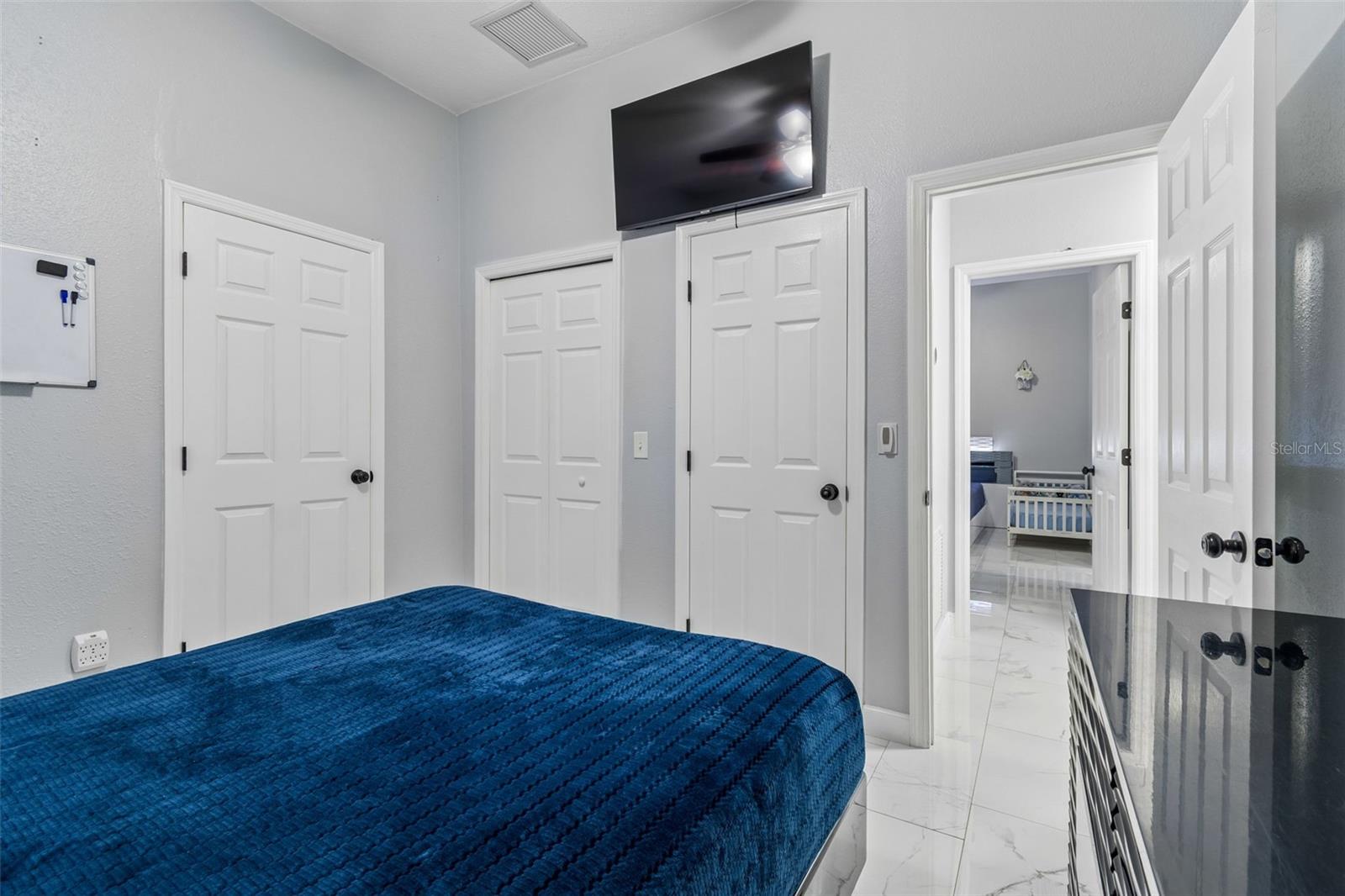 Image 29 of 95 For 5117 Lincoln Avenue