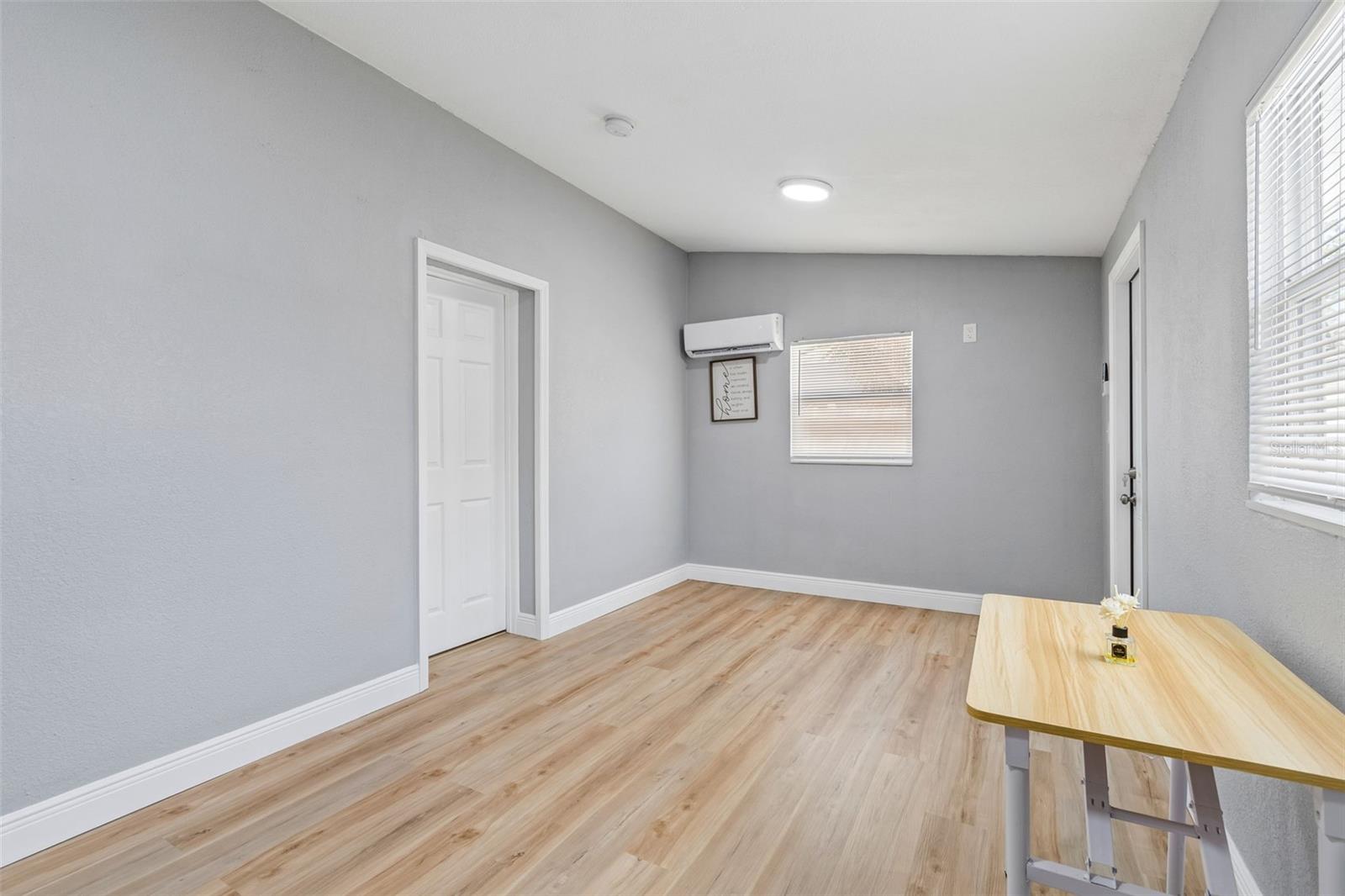 Image 33 of 95 For 5117 Lincoln Avenue