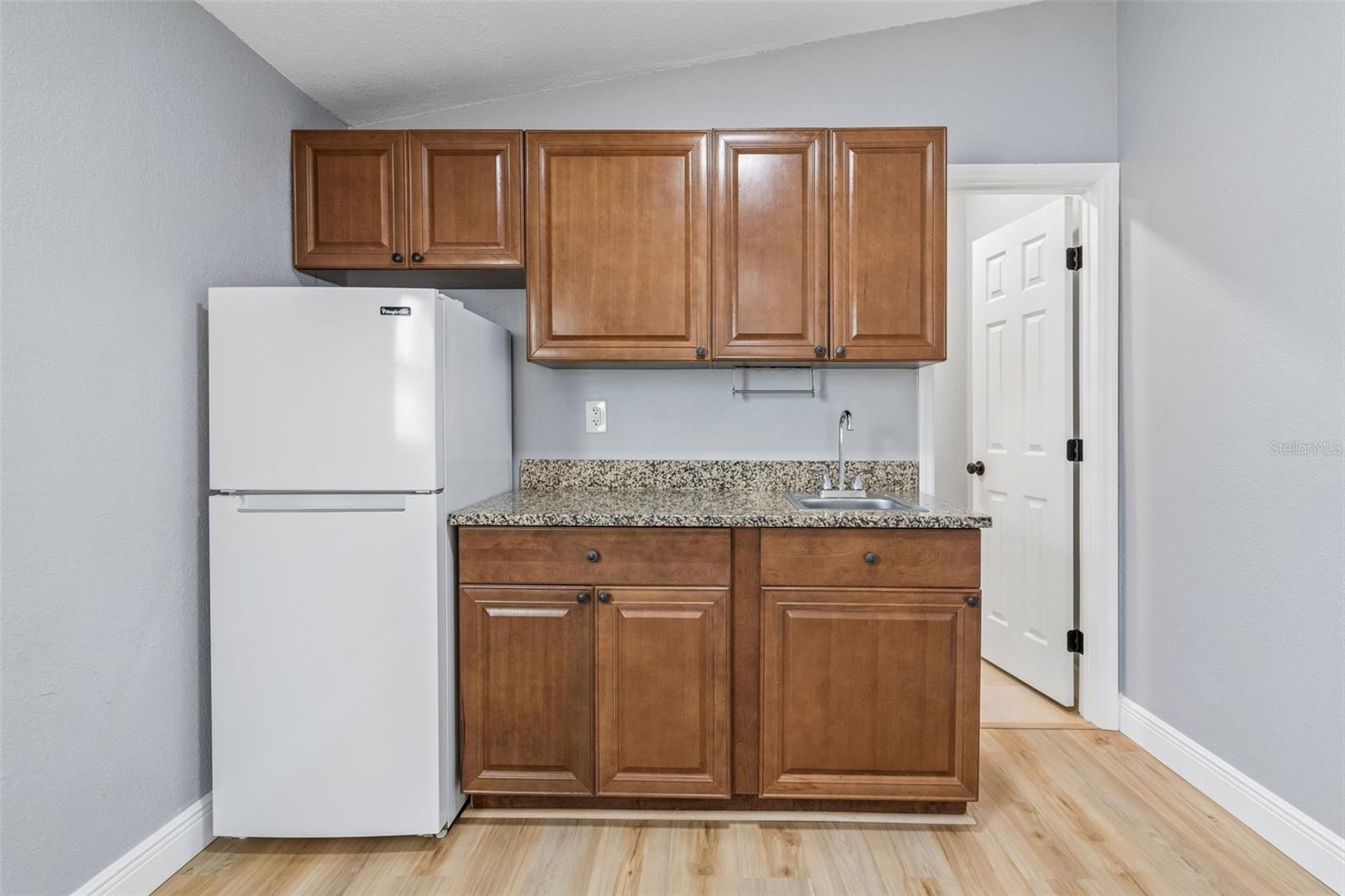 Image 35 of 95 For 5117 Lincoln Avenue