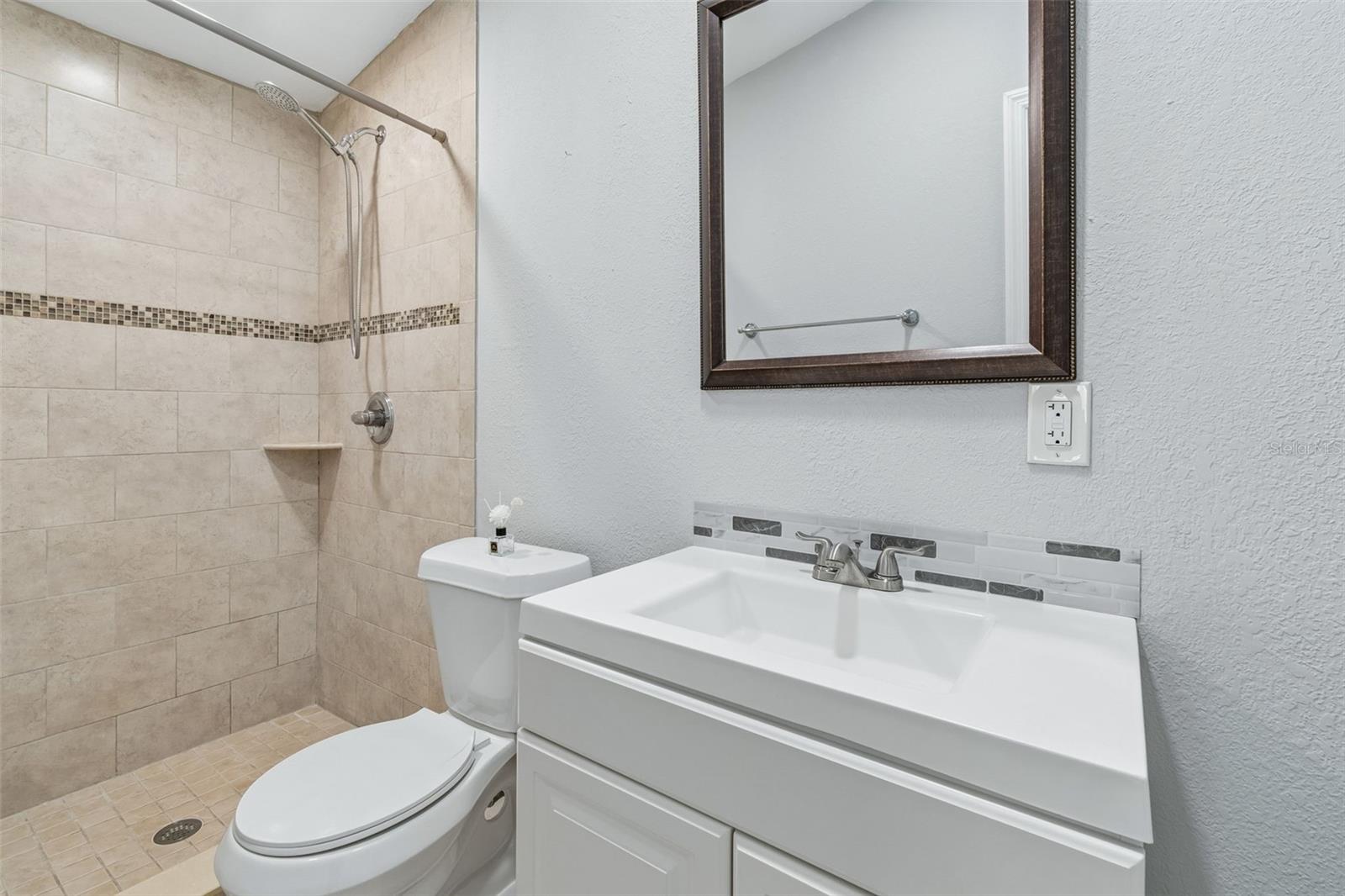 Image 37 of 95 For 5117 Lincoln Avenue