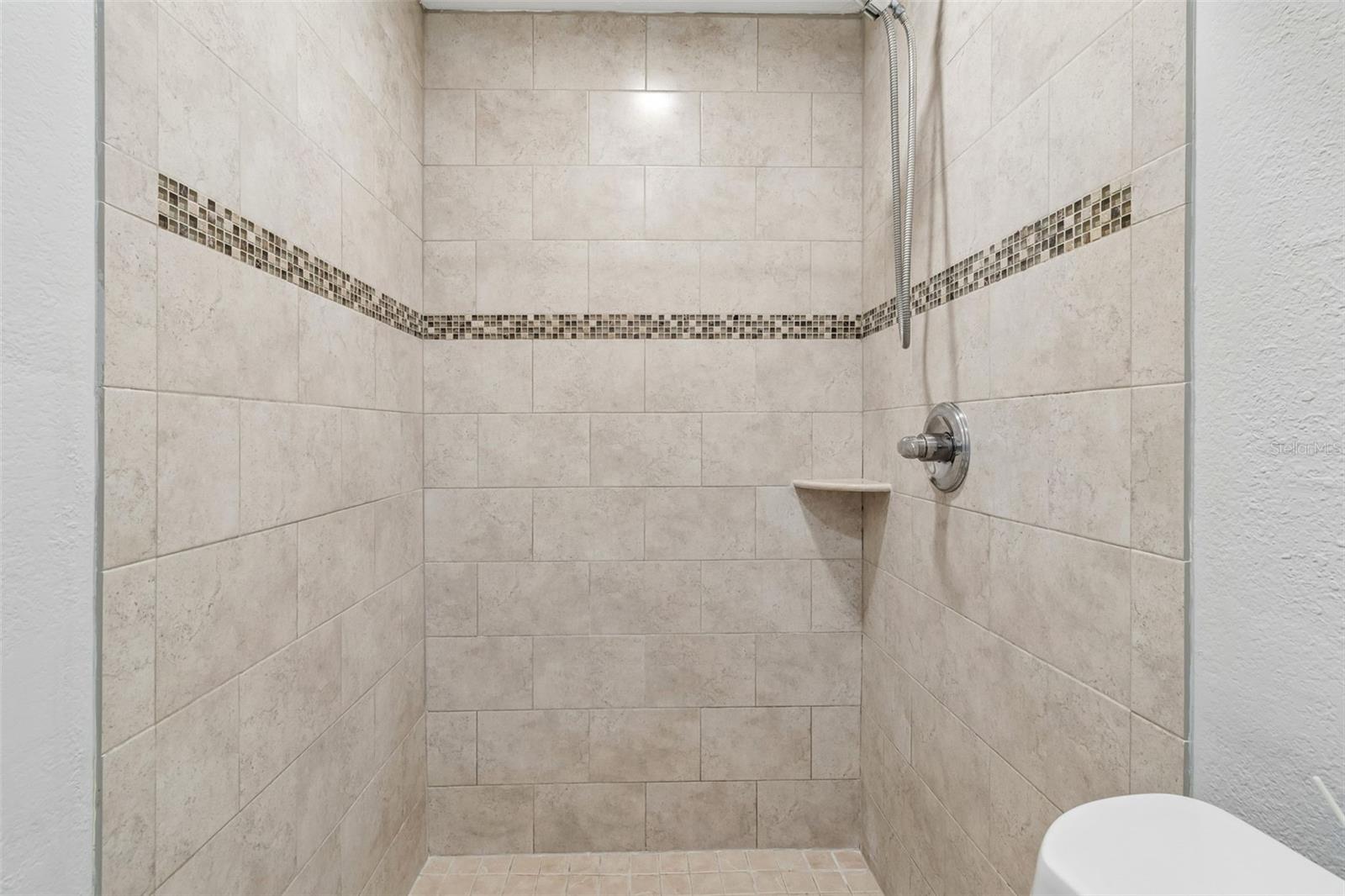 Image 38 of 95 For 5117 Lincoln Avenue