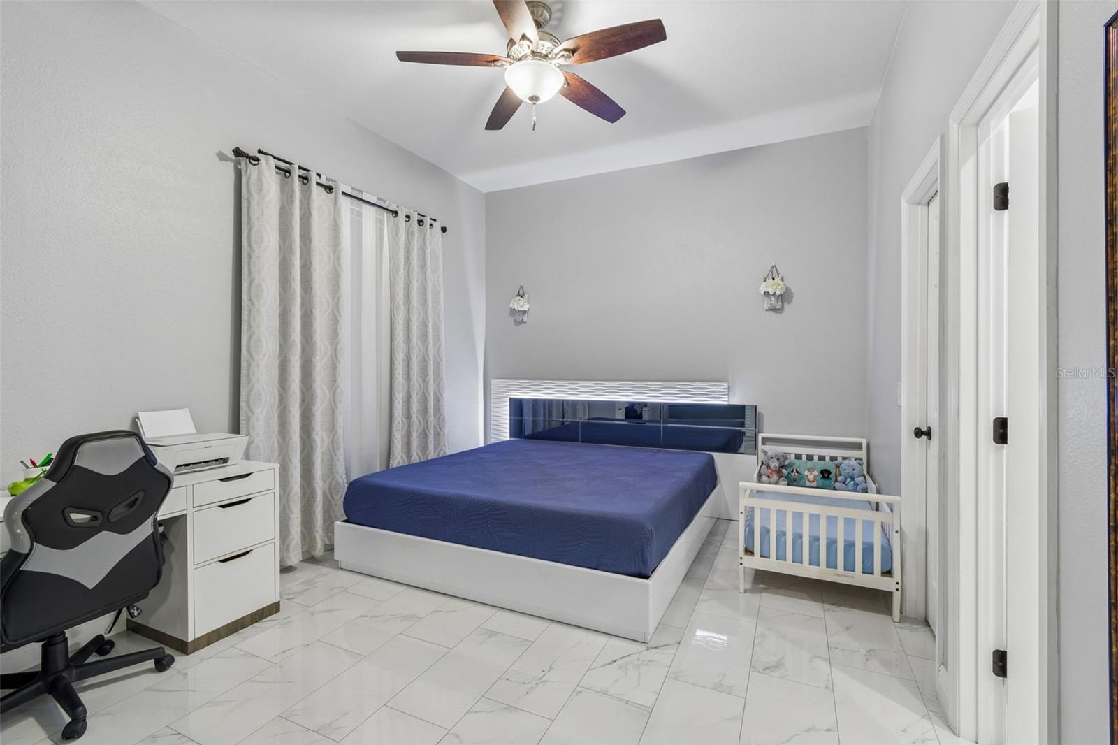 Image 40 of 95 For 5117 Lincoln Avenue