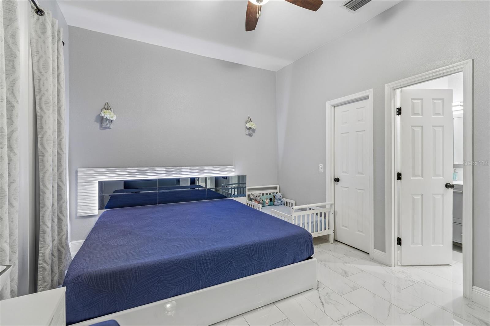 Image 41 of 95 For 5117 Lincoln Avenue