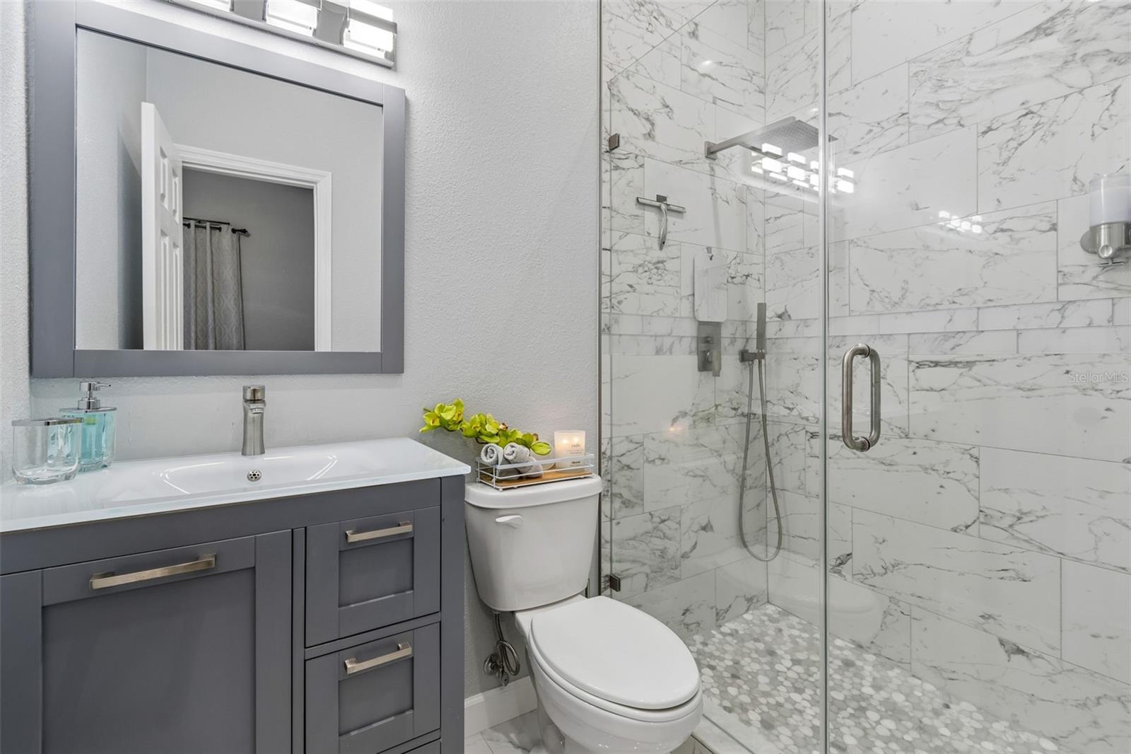 Image 43 of 95 For 5117 Lincoln Avenue