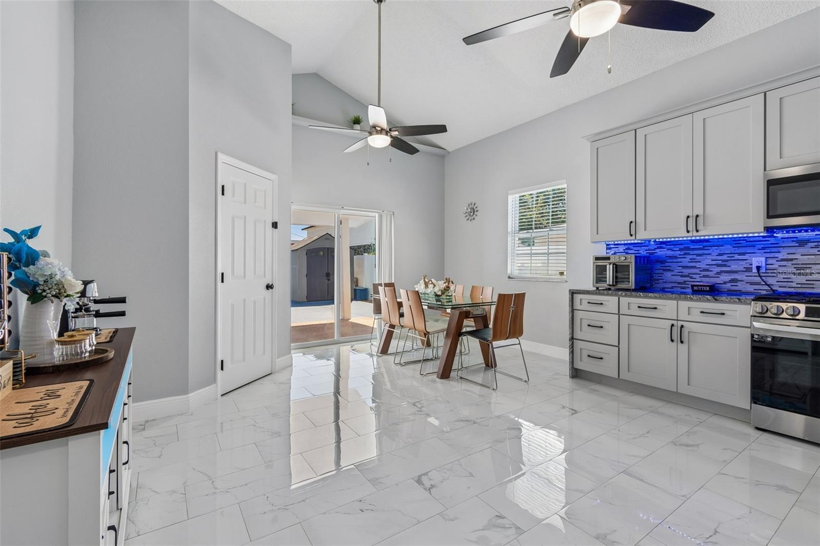 Image 45 of 95 For 5117 Lincoln Avenue