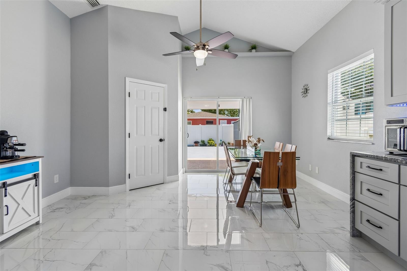 Image 46 of 95 For 5117 Lincoln Avenue